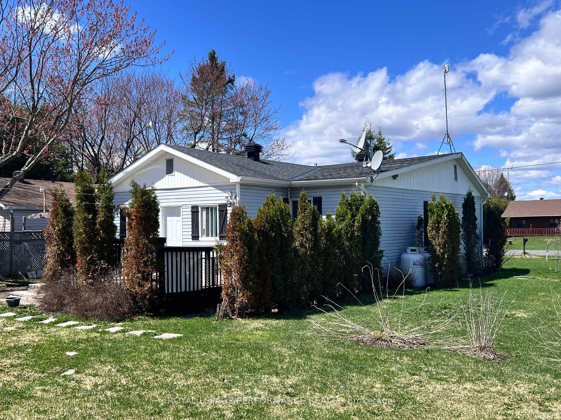Photo 5 of 2082 Sandy Hill Road, Champlain, L'Orignal — HOMEH