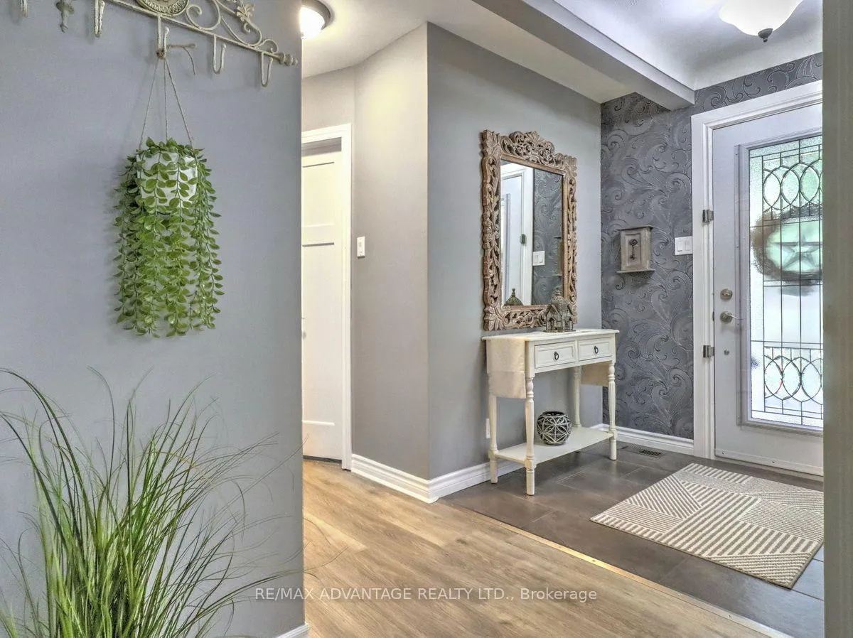 Photo 30 of 467 Jellicoe Crescent, London, South K — HOMEH