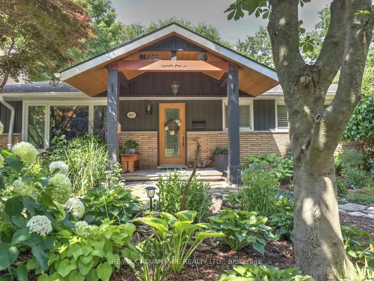 Photo 4 of 467 Jellicoe Crescent, London, South K — HOMEH