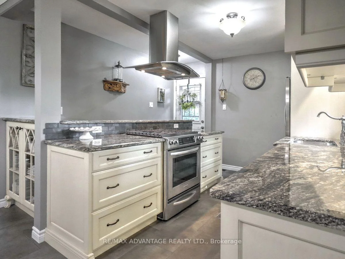 Photo 48 of 467 Jellicoe Crescent, London, South K — HOMEH