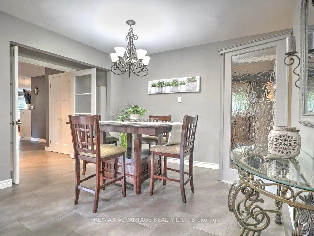 Photo 71 of 467 Jellicoe Crescent, London, South K — HOMEH