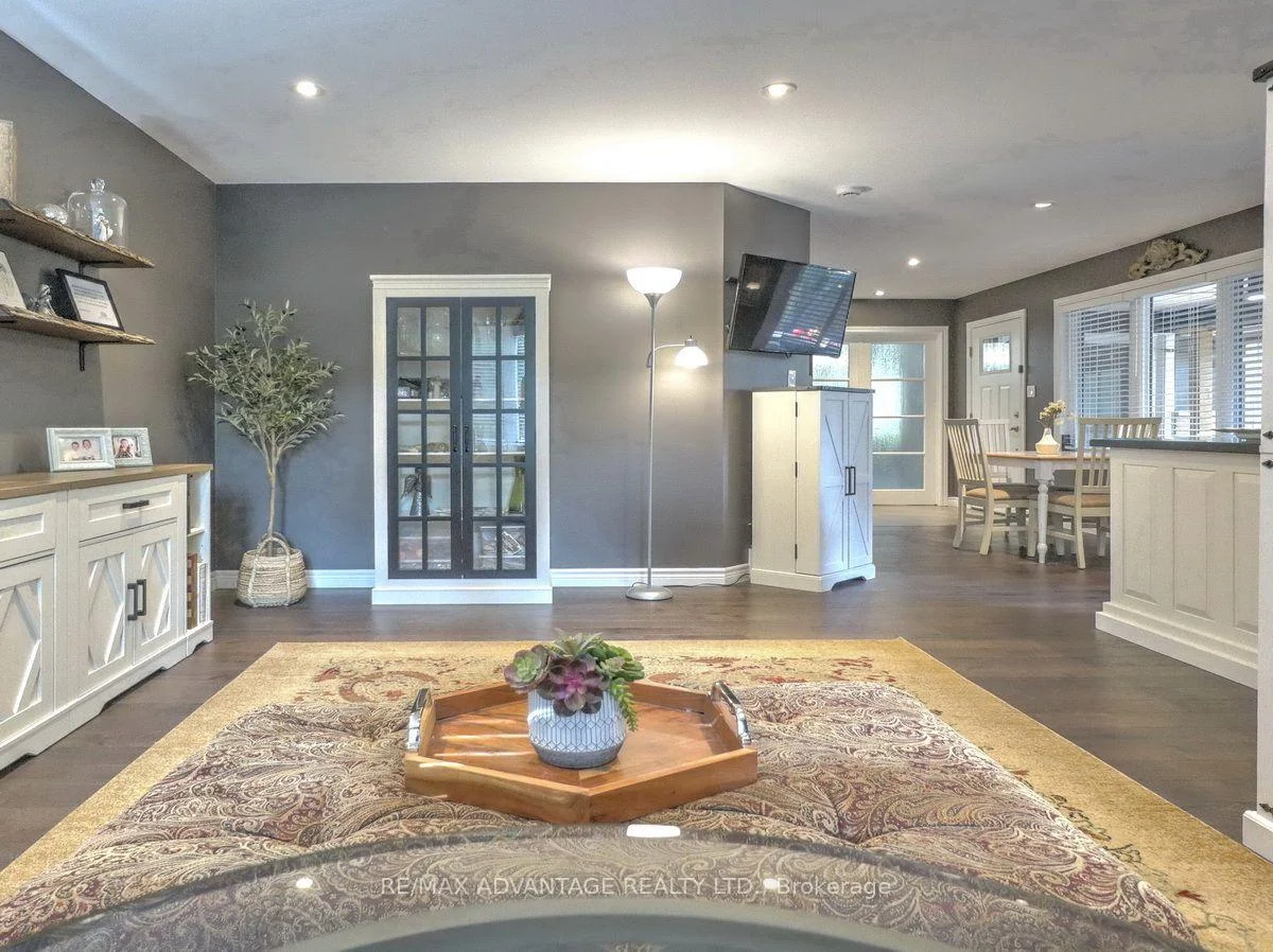 Photo 96 of 467 Jellicoe Crescent, London, South K — HOMEH