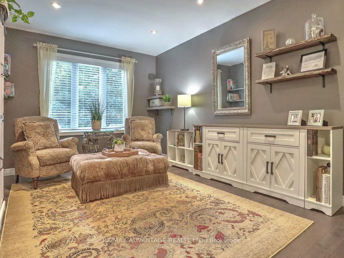 Photo 97 of 467 Jellicoe Crescent, London, South K — HOMEH