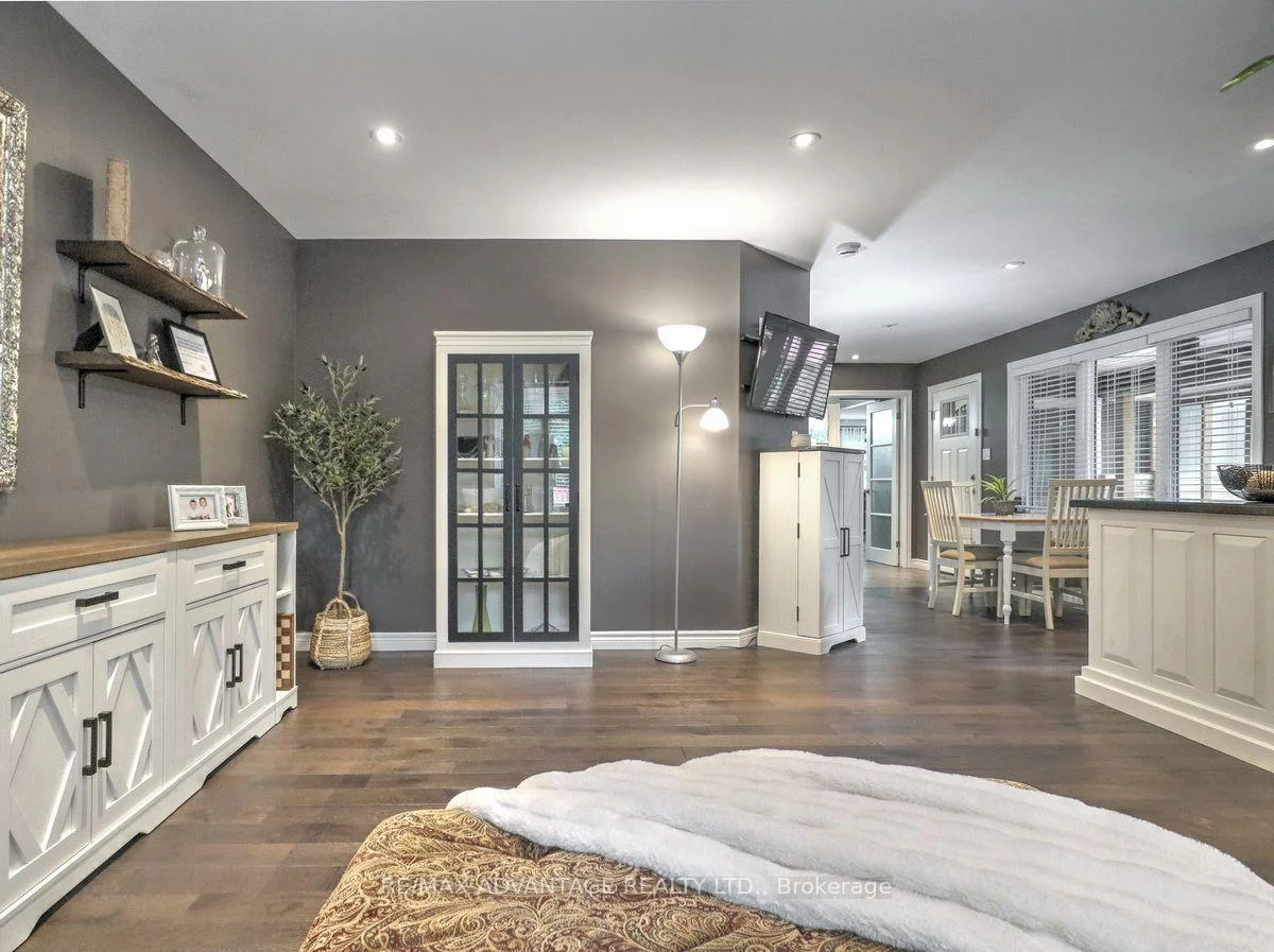 Photo 99 of 467 Jellicoe Crescent, London, South K — HOMEH