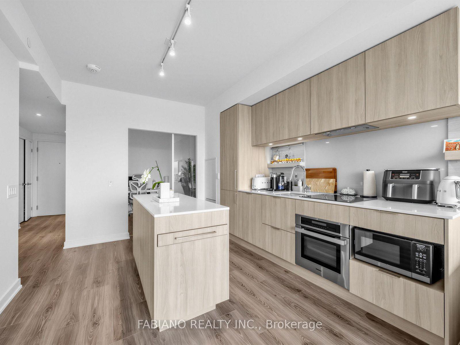 Photo 4 of Unit 1313, 28 Ann Street, Mississauga, Port Credit — HOMEH