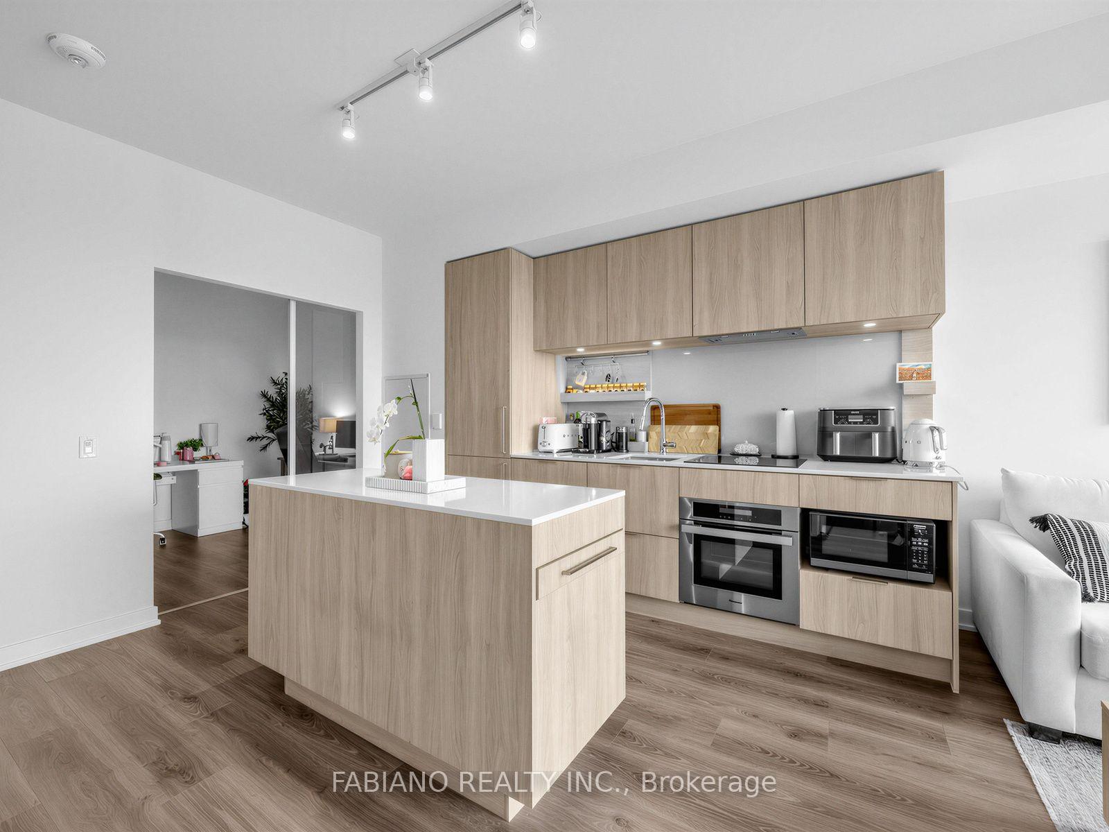 Photo 5 of Unit 1313, 28 Ann Street, Mississauga, Port Credit — HOMEH