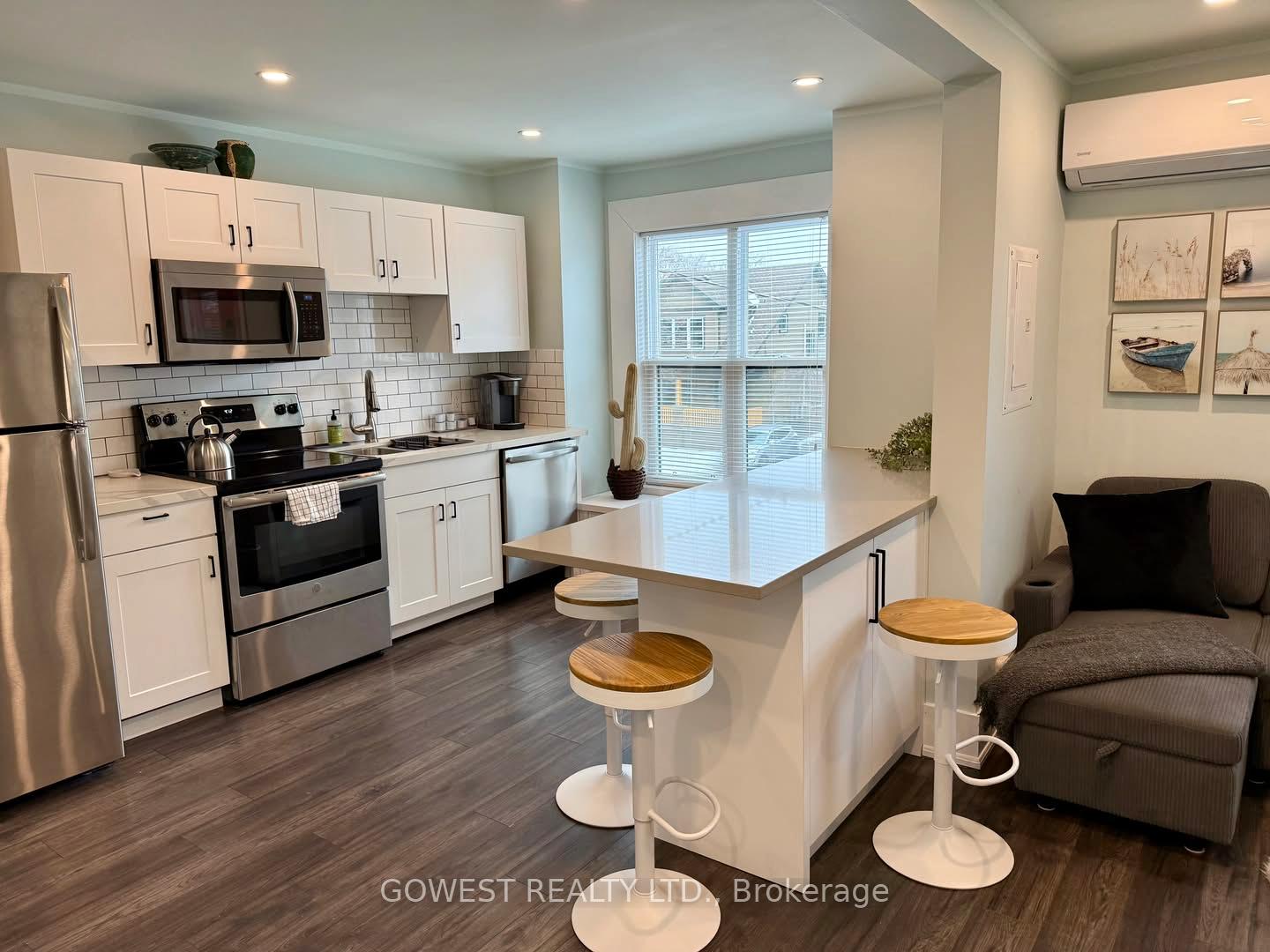 Photo 3 of Unit 2, 29 Cliff Avenue, Hamilton, Eastmount — HOMEH
