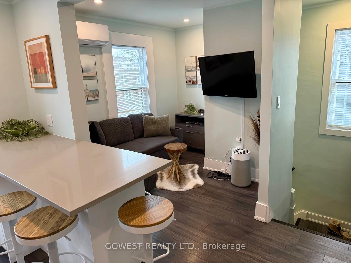 Photo 4 of Unit 2, 29 Cliff Avenue, Hamilton, Eastmount — HOMEH