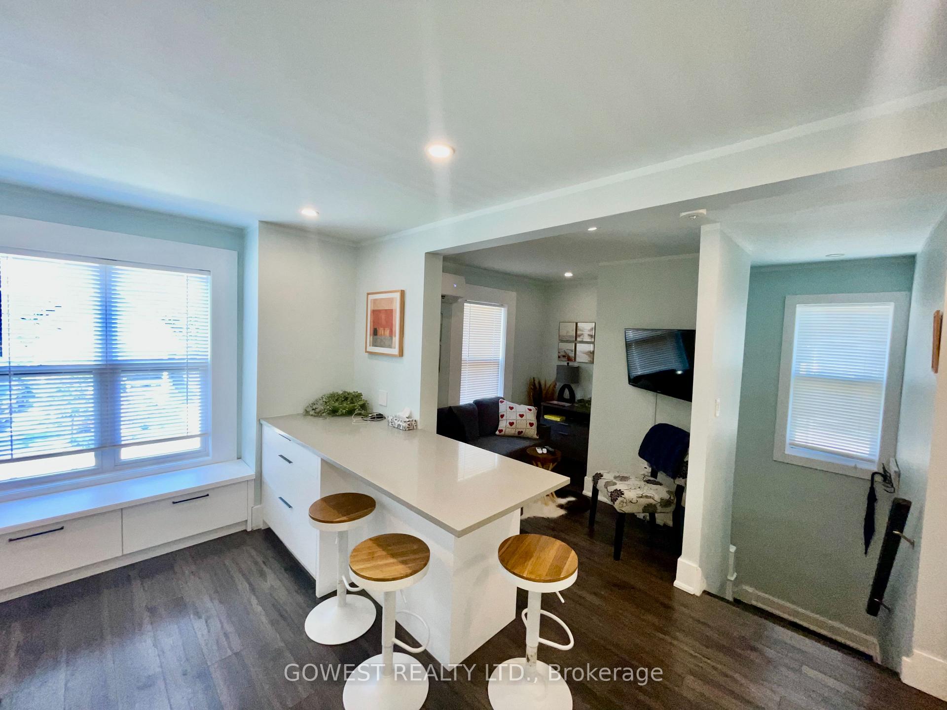 Photo 5 of Unit 2, 29 Cliff Avenue, Hamilton, Eastmount — HOMEH