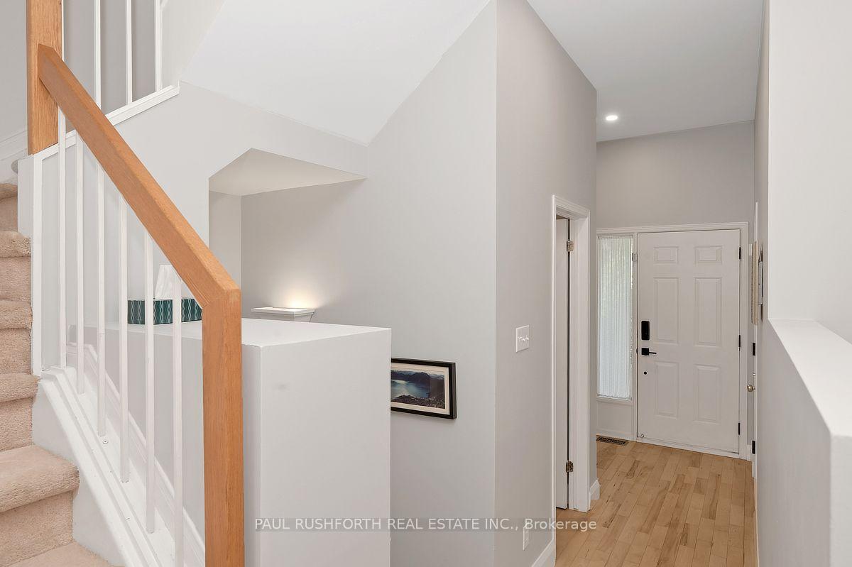 Photo 4 of 70 Sheppard's Glen Avenue, Ottawa, Kanata - Emerald Meadows/Trailwest — HOMEH