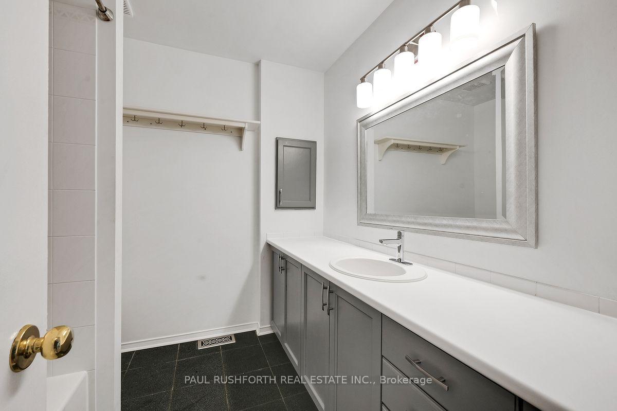 Photo 22 of 70 Sheppard's Glen Avenue, Ottawa, Kanata - Emerald Meadows/Trailwest — HOMEH