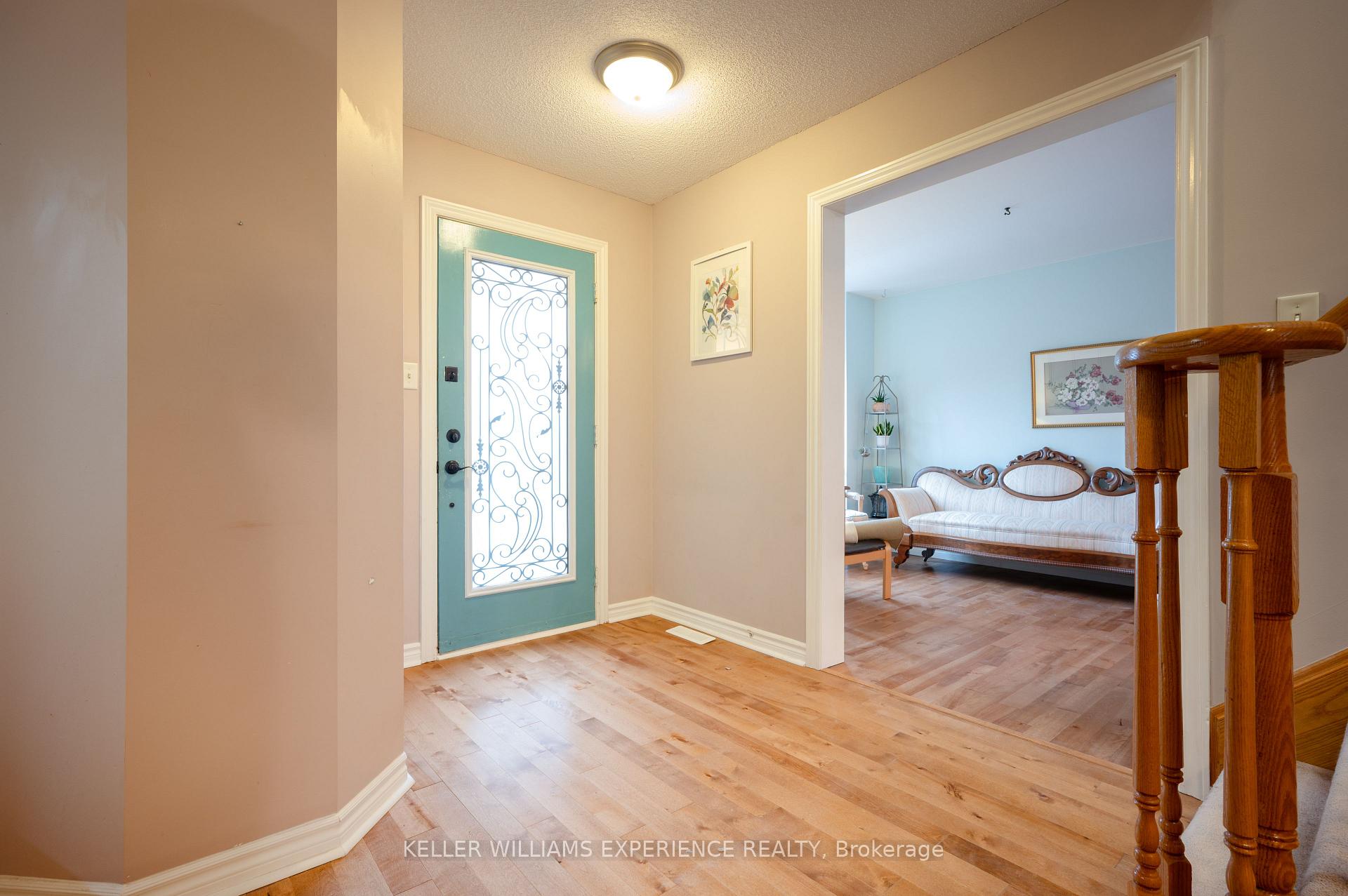 Photo 6 of 43 Dunnett Drive, Barrie, Ardagh — HOMEH
