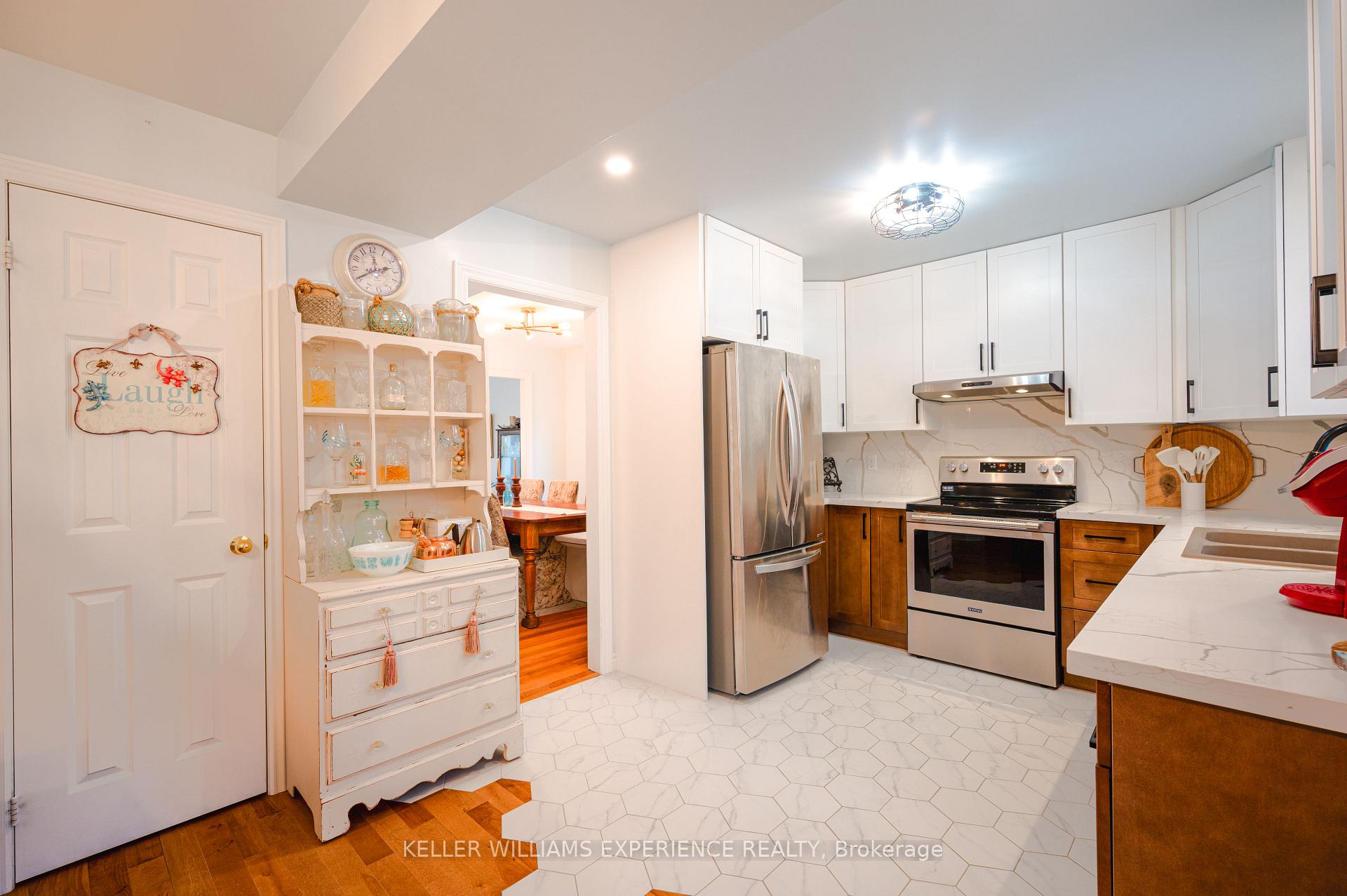Photo 8 of 43 Dunnett Drive, Barrie, Ardagh — HOMEH