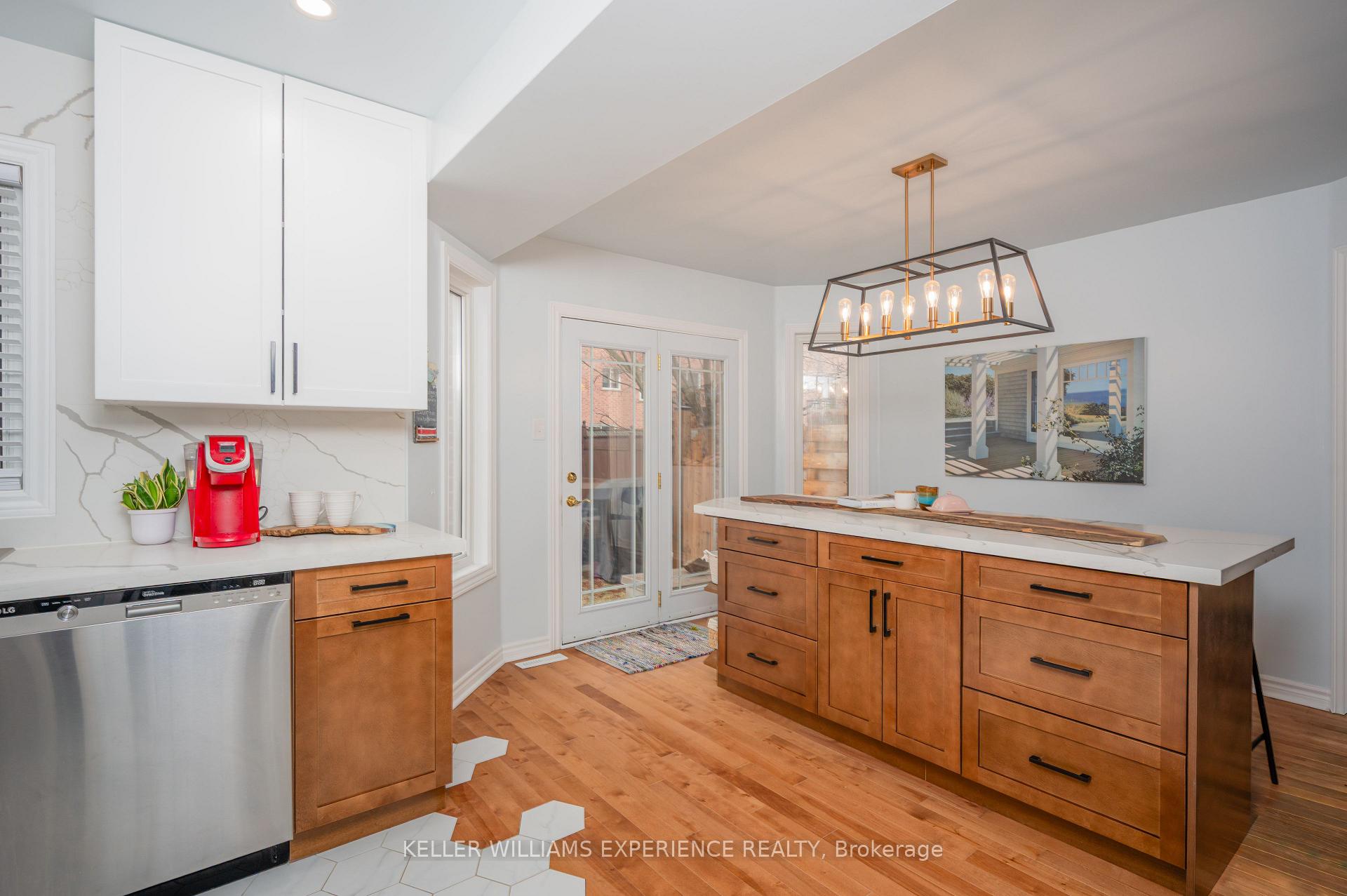 Photo 11 of 43 Dunnett Drive, Barrie, Ardagh — HOMEH