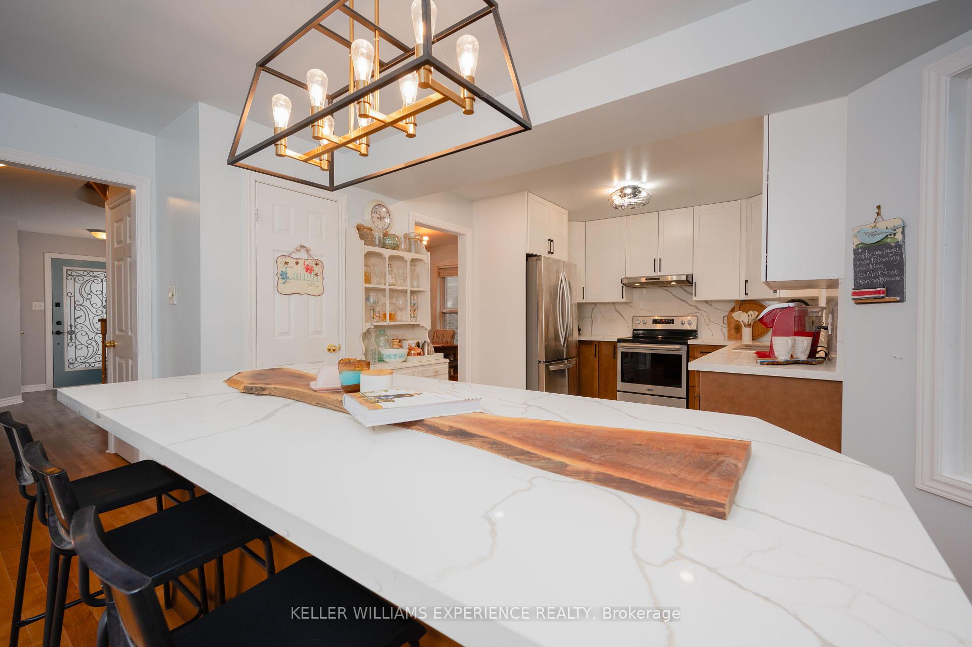 Photo 13 of 43 Dunnett Drive, Barrie, Ardagh — HOMEH