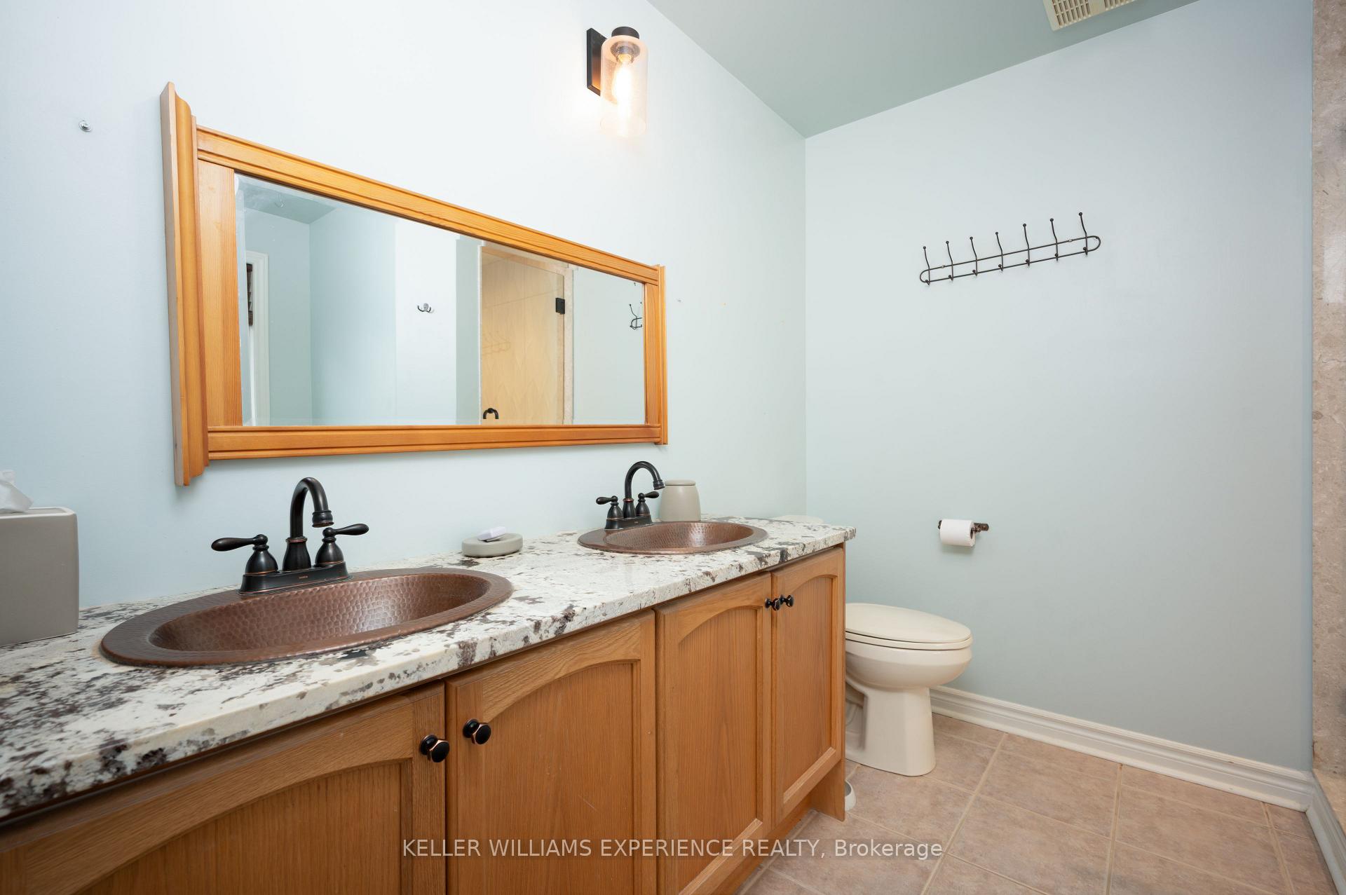 Photo 21 of 43 Dunnett Drive, Barrie, Ardagh — HOMEH