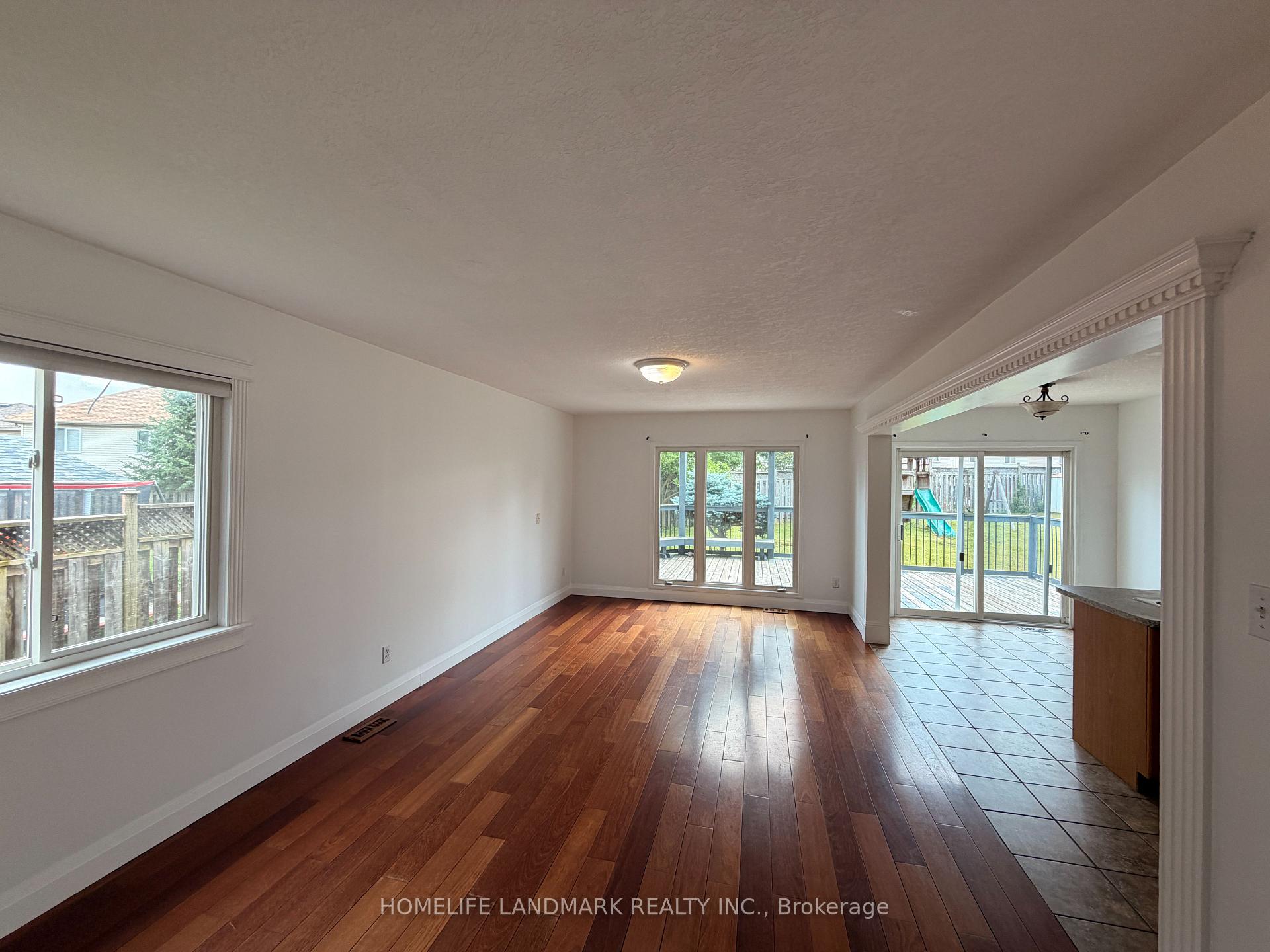 Photo 2 of 921 Windflower Place, Kitchener, Larentian West — HOMEH