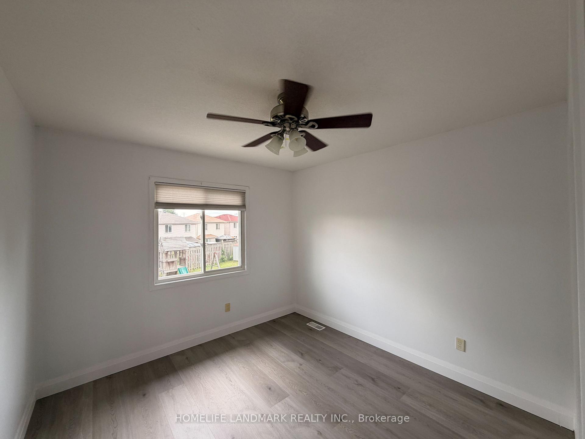 Photo 7 of 921 Windflower Place, Kitchener, Larentian West — HOMEH