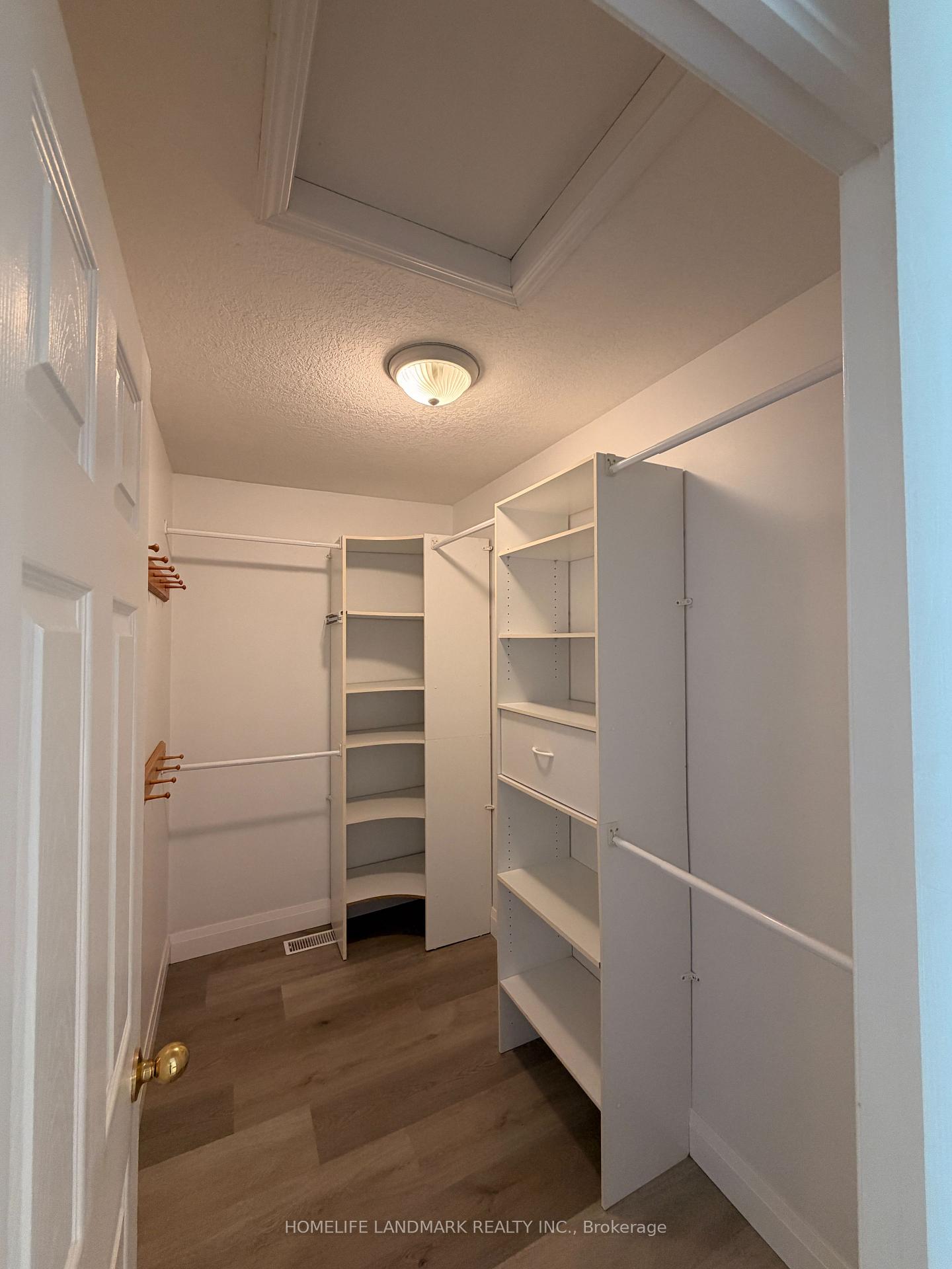 Photo 10 of 921 Windflower Place, Kitchener, Larentian West — HOMEH
