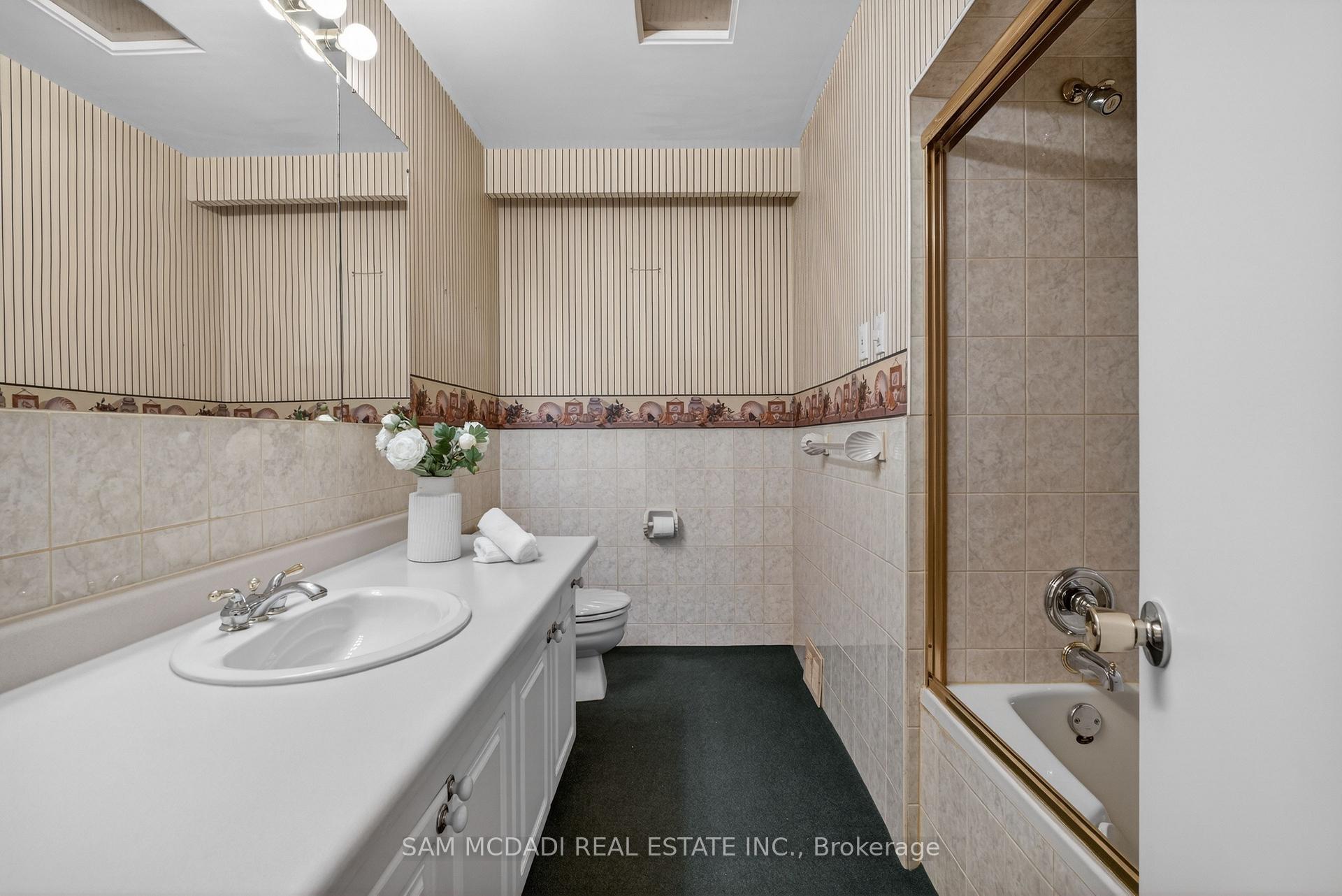 Photo 19 of 521 Vanessa Crescent, Mississauga, Lorne Park — HOMEH