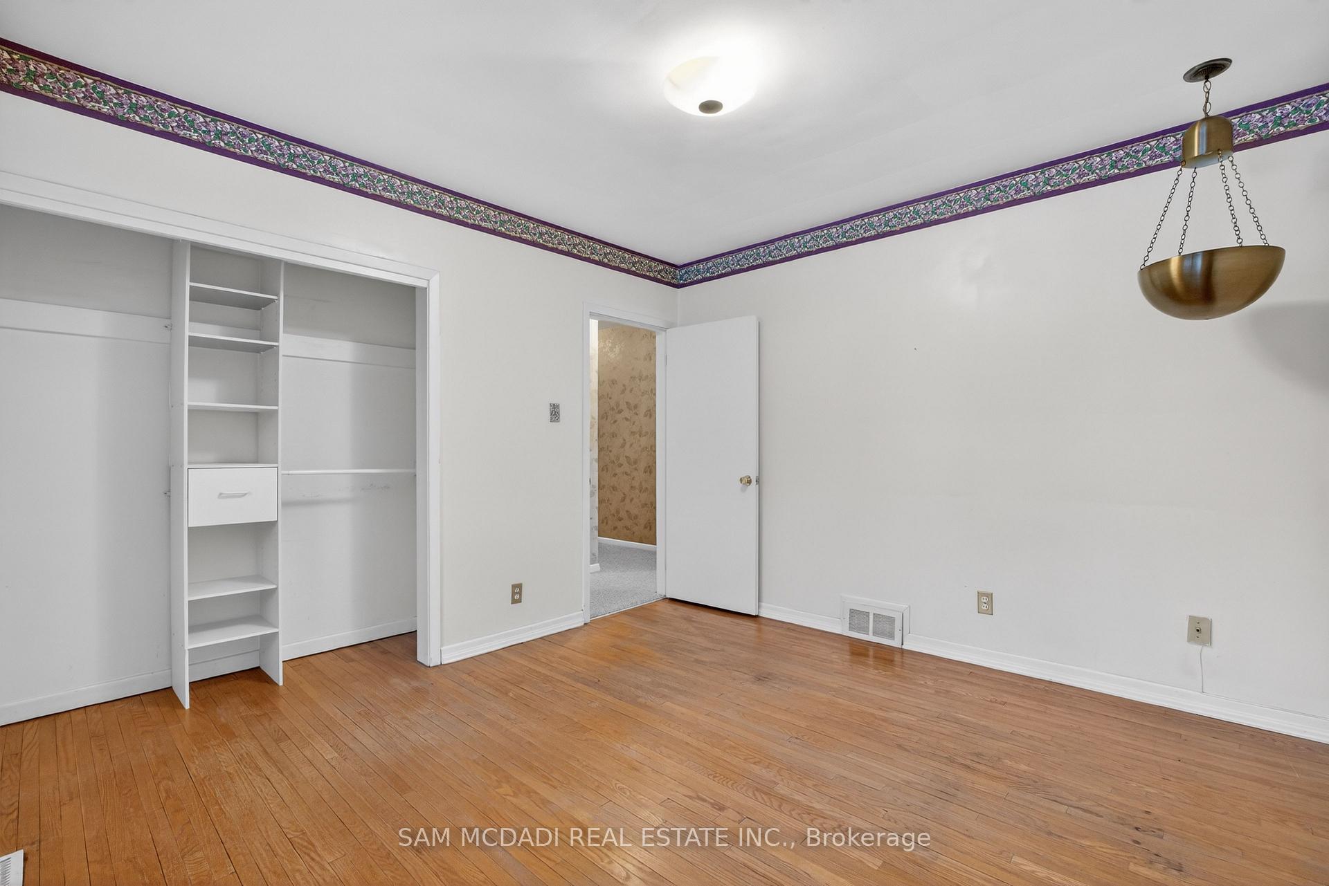 Photo 22 of 521 Vanessa Crescent, Mississauga, Lorne Park — HOMEH
