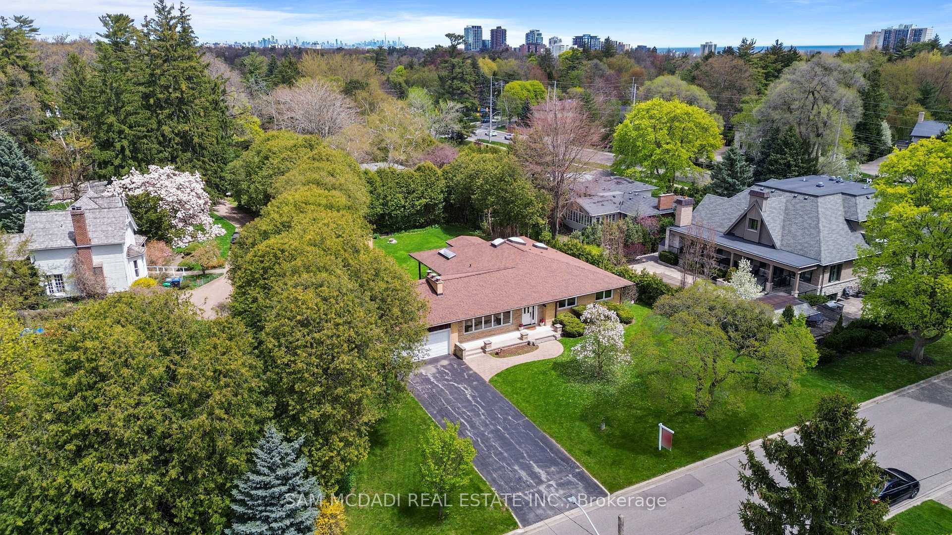Photo 34 of 521 Vanessa Crescent, Mississauga, Lorne Park — HOMEH