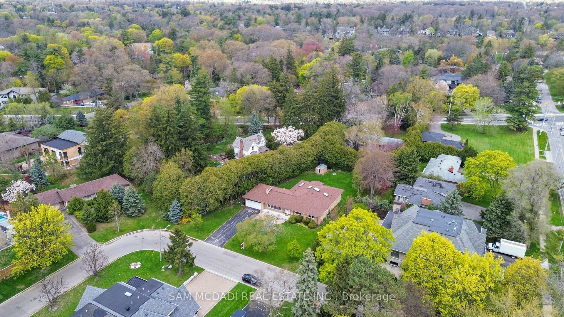 Photo 35 of 521 Vanessa Crescent, Mississauga, Lorne Park — HOMEH
