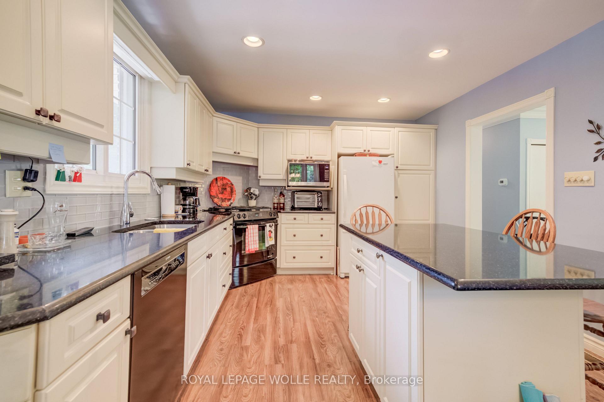 Photo 7 of 291 Villa Place, Waterloo, Lincoln Village — HOMEH