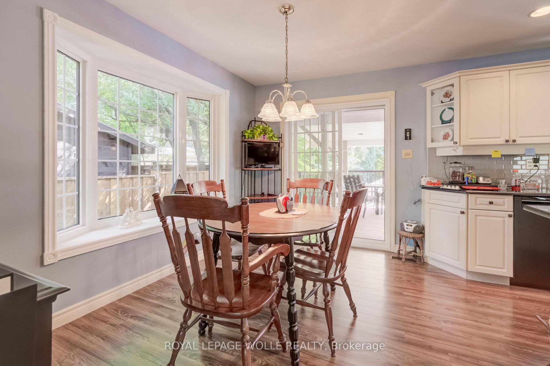 Photo 9 of 291 Villa Place, Waterloo, Lincoln Village — HOMEH
