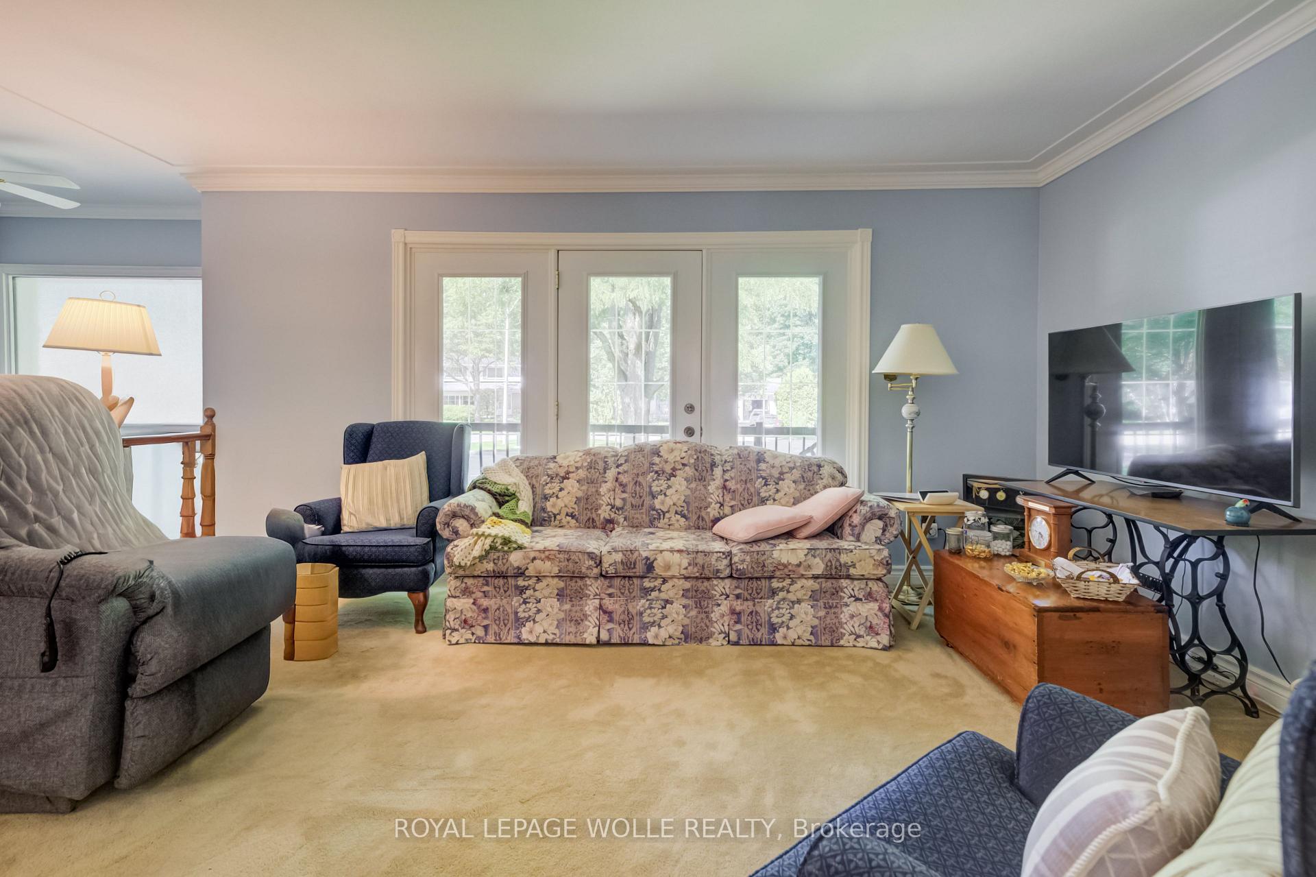 Photo 13 of 291 Villa Place, Waterloo, Lincoln Village — HOMEH
