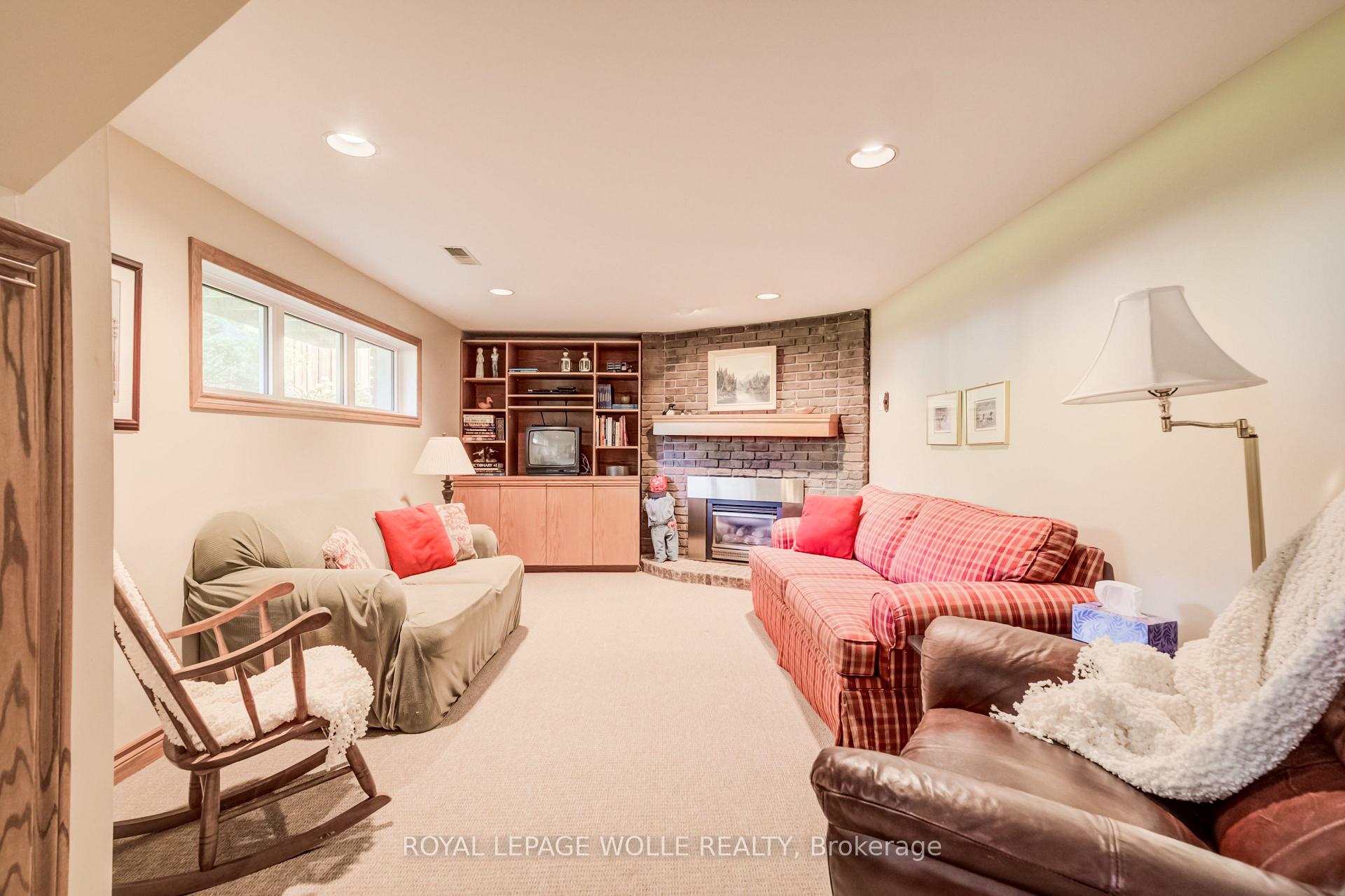 Photo 18 of 291 Villa Place, Waterloo, Lincoln Village — HOMEH