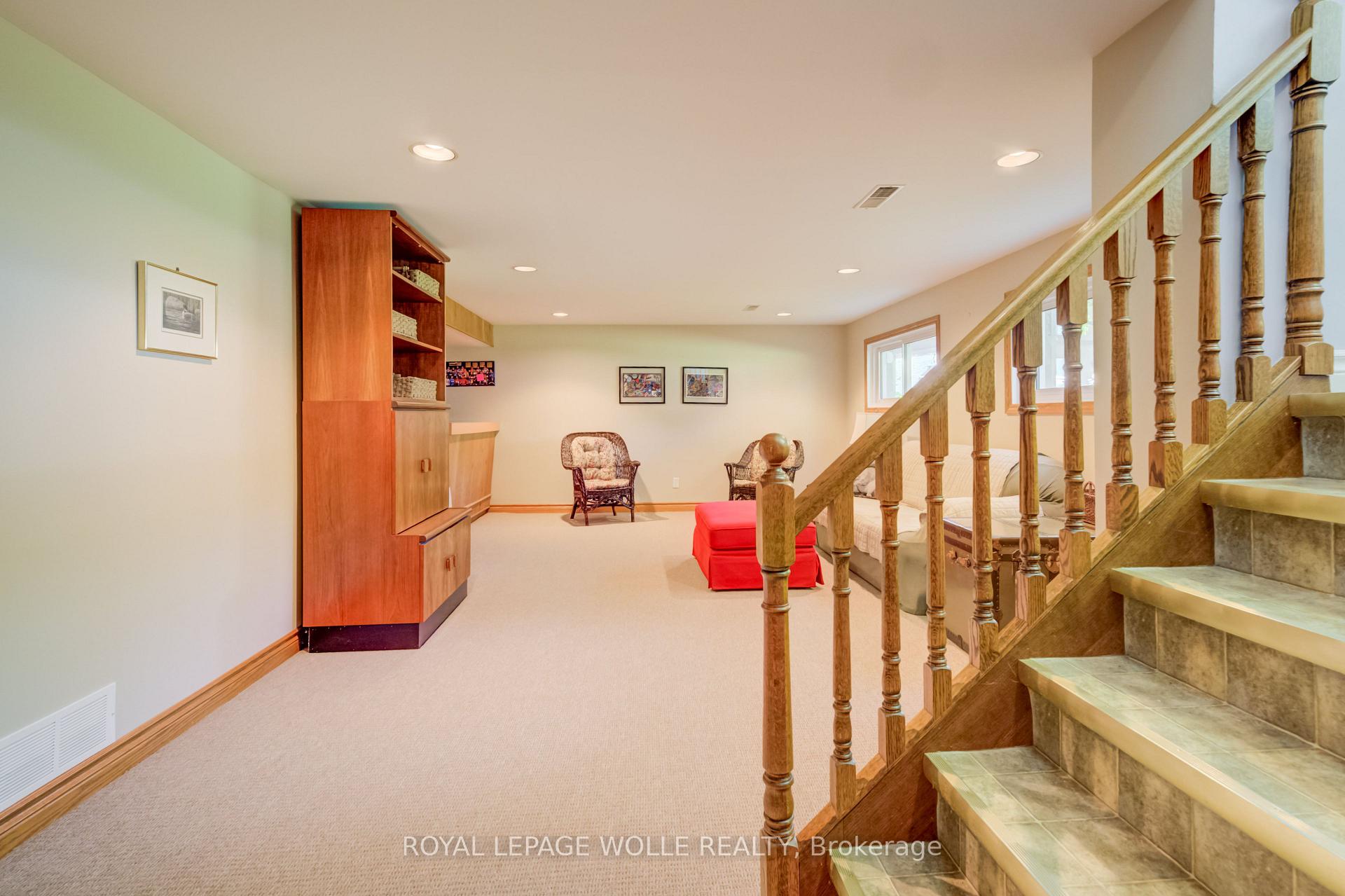Photo 20 of 291 Villa Place, Waterloo, Lincoln Village — HOMEH