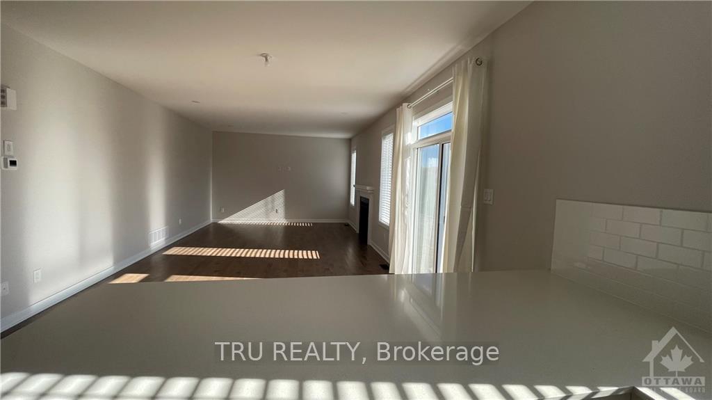 Photo 3 of 744 Eminence Street, Ottawa, Barrhaven - Half Moon Bay — HOMEH