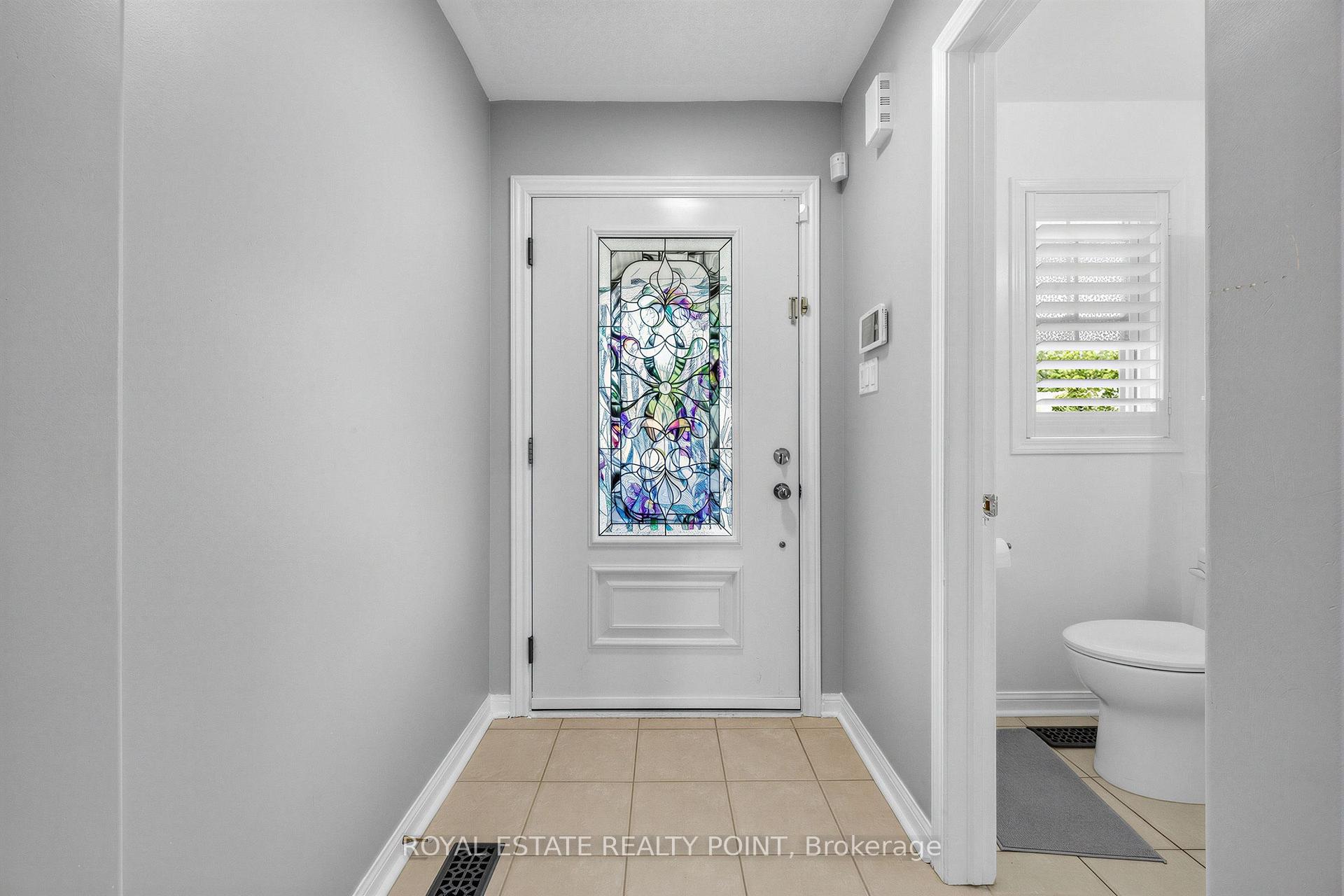 Photo 3 of 141 Raponi Circle, Scarborough, Rouge — HOMEH