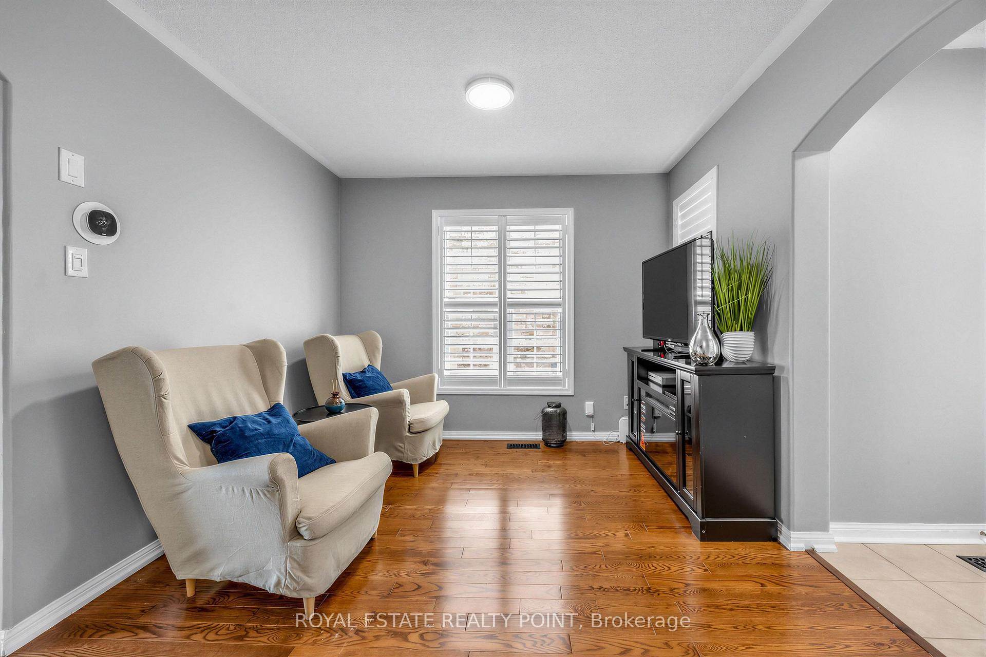 Photo 5 of 141 Raponi Circle, Scarborough, Rouge — HOMEH