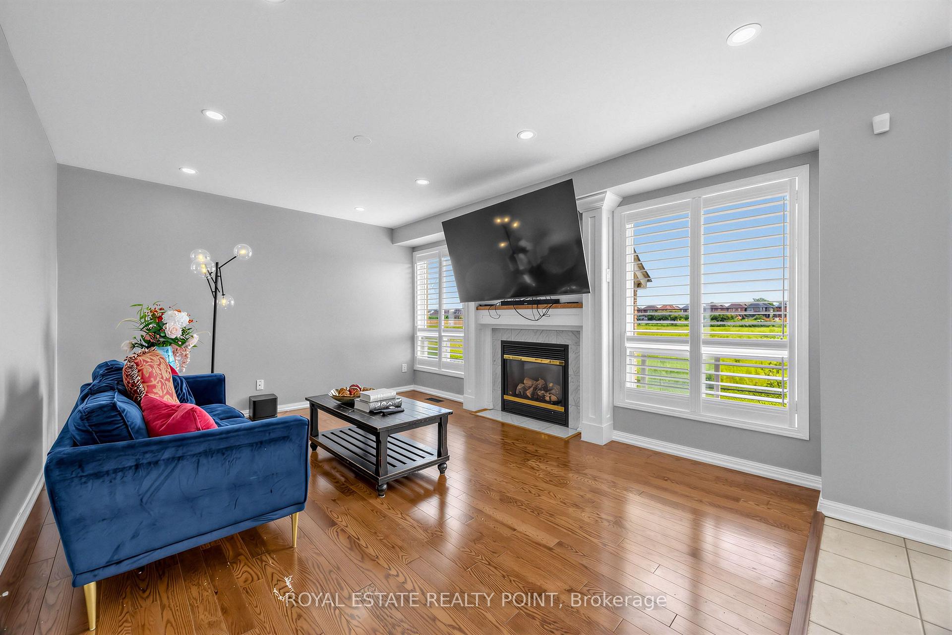 Photo 12 of 141 Raponi Circle, Scarborough, Rouge — HOMEH