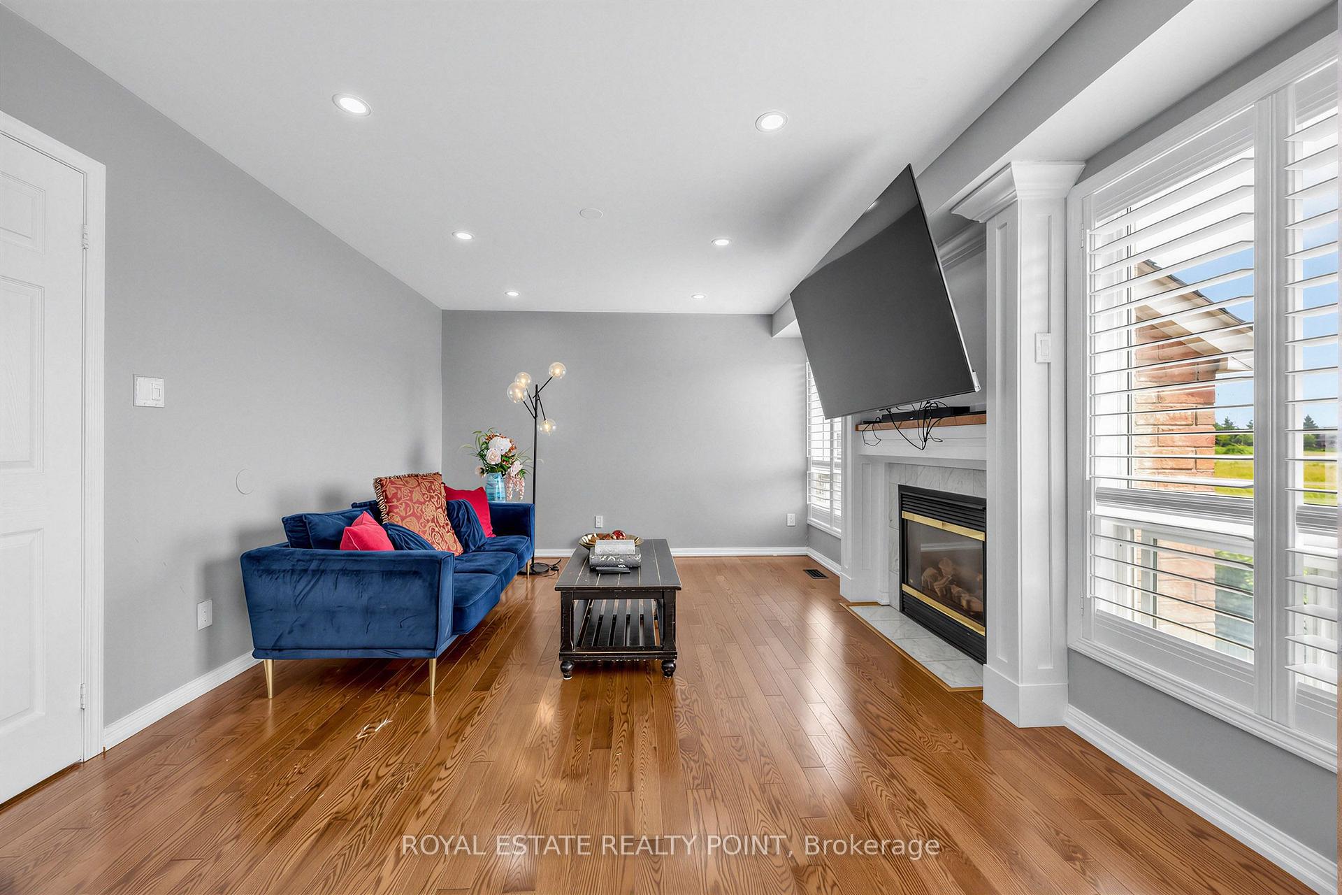 Photo 13 of 141 Raponi Circle, Scarborough, Rouge — HOMEH