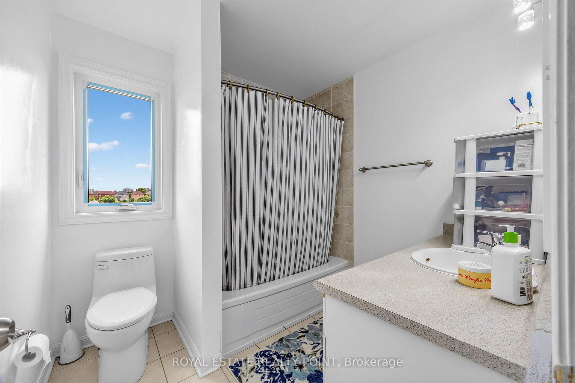 Photo 26 of 141 Raponi Circle, Scarborough, Rouge — HOMEH