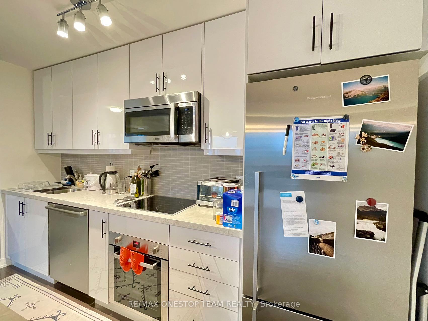 Photo 4 of Unit 2206, 1 The Esplanade, Toronto, Waterfront Communities — HOMEH