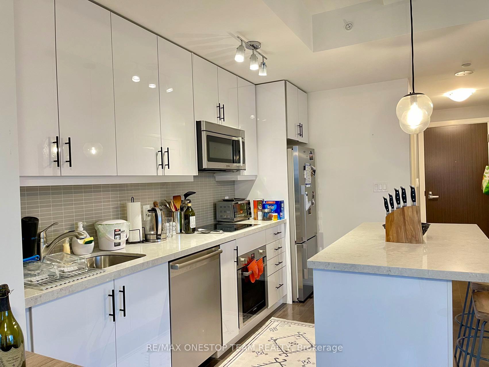 Photo 5 of Unit 2206, 1 The Esplanade, Toronto, Waterfront Communities — HOMEH