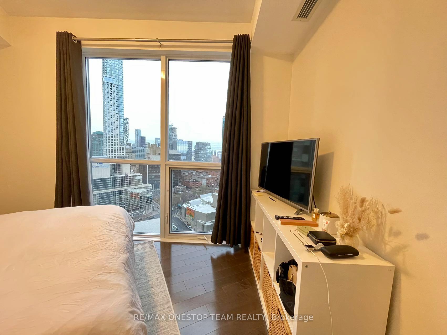 Photo 10 of Unit 2206, 1 The Esplanade, Toronto, Waterfront Communities — HOMEH