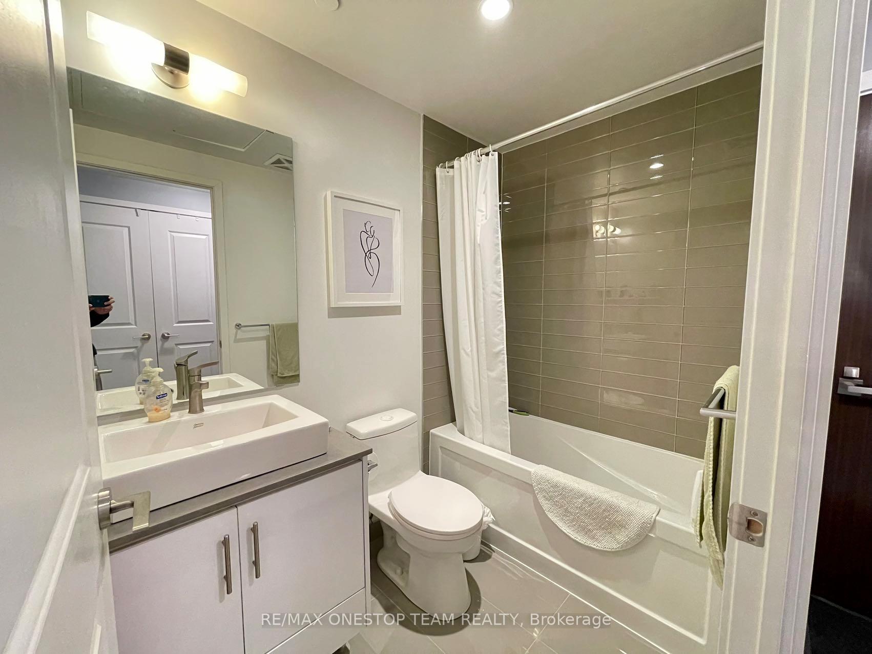 Photo 12 of Unit 2206, 1 The Esplanade, Toronto, Waterfront Communities — HOMEH