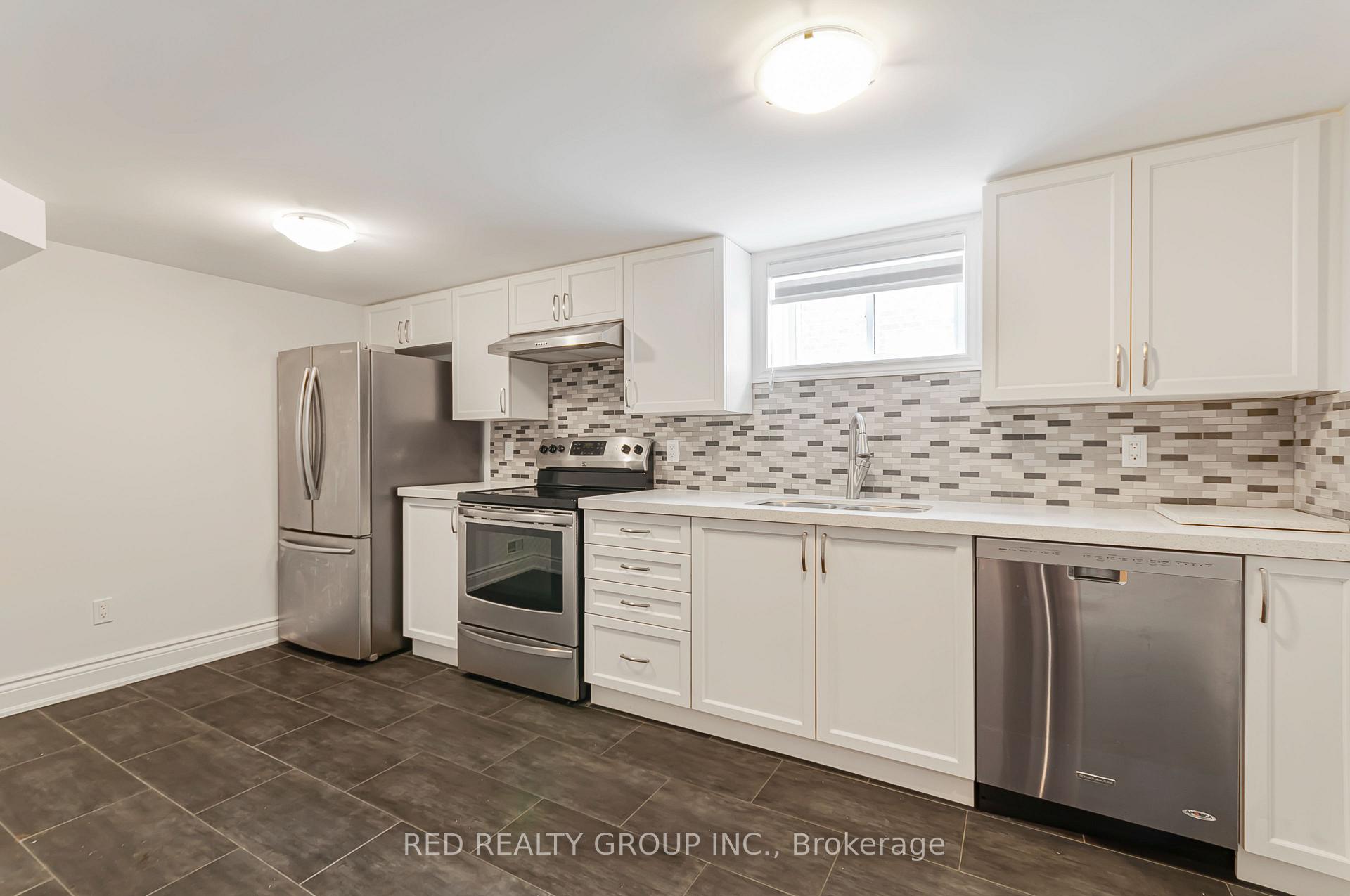 Photo 15 of 281 Falstaff Avenue, North York, Maple Leaf — HOMEH