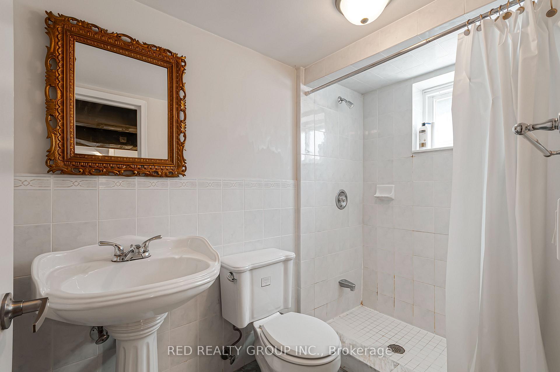 Photo 23 of 281 Falstaff Avenue, North York, Maple Leaf — HOMEH