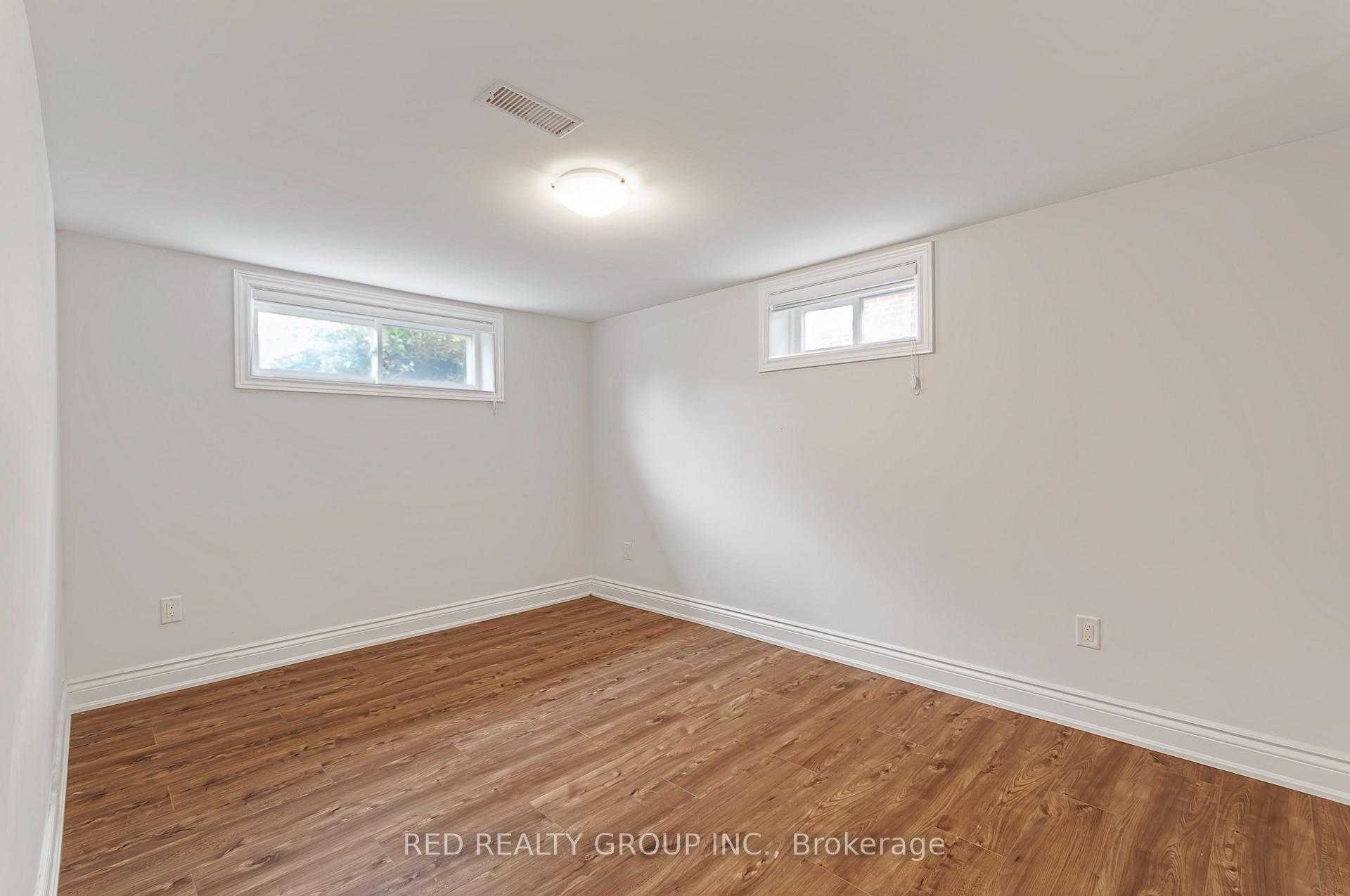 Photo 24 of 281 Falstaff Avenue, North York, Maple Leaf — HOMEH