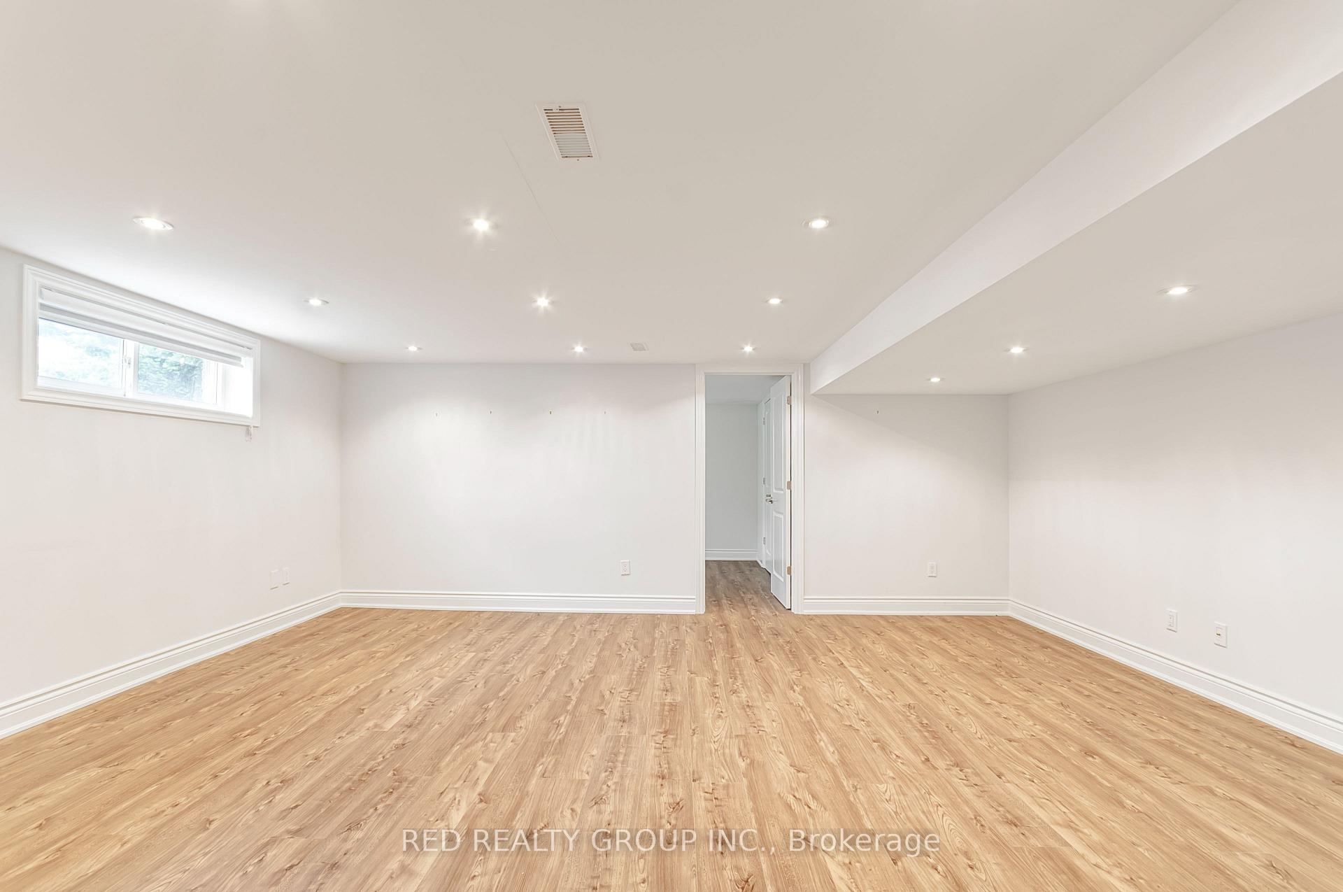 Photo 27 of 281 Falstaff Avenue, North York, Maple Leaf — HOMEH
