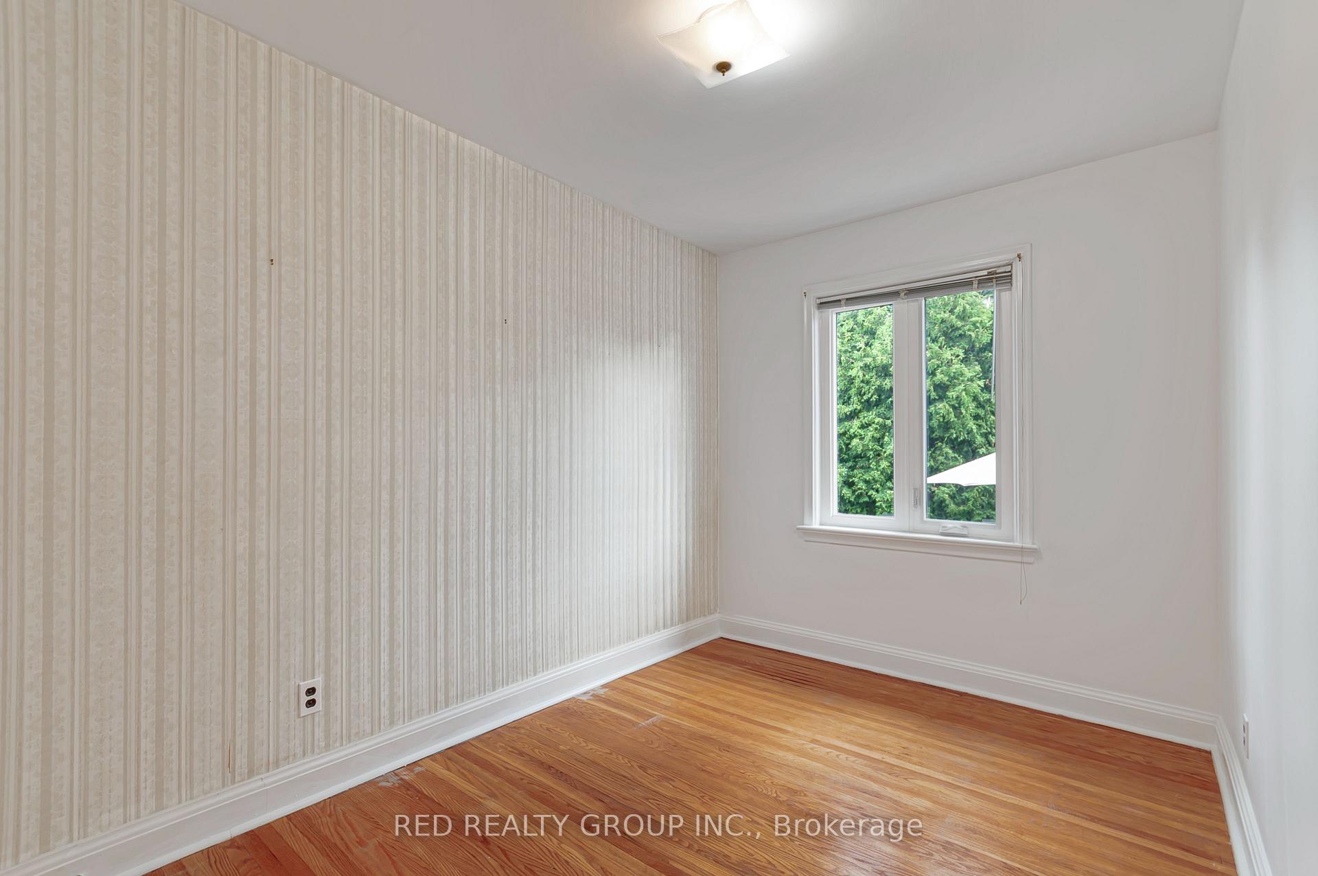 Photo 29 of 281 Falstaff Avenue, North York, Maple Leaf — HOMEH