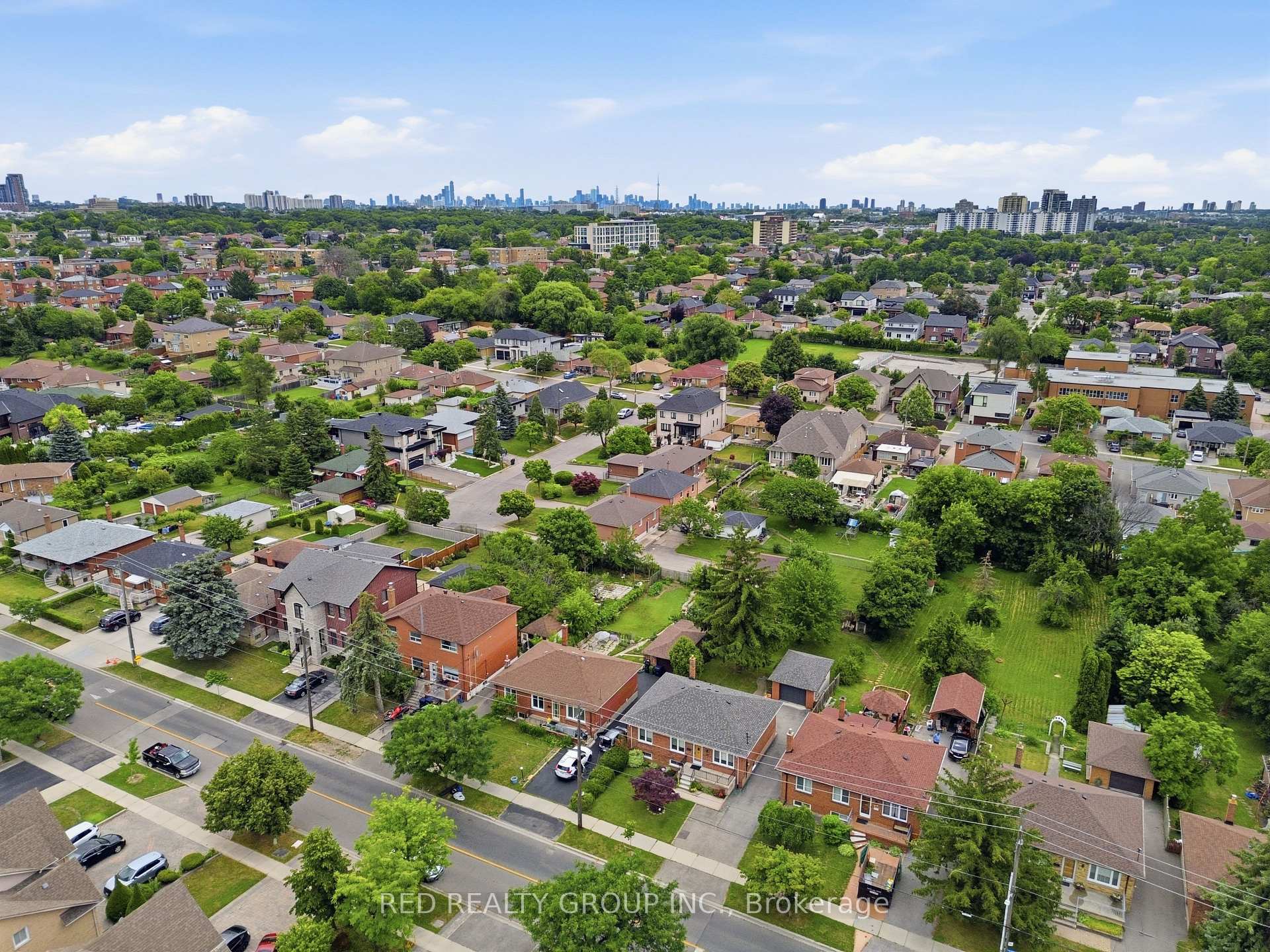 Photo 34 of 281 Falstaff Avenue, North York, Maple Leaf — HOMEH