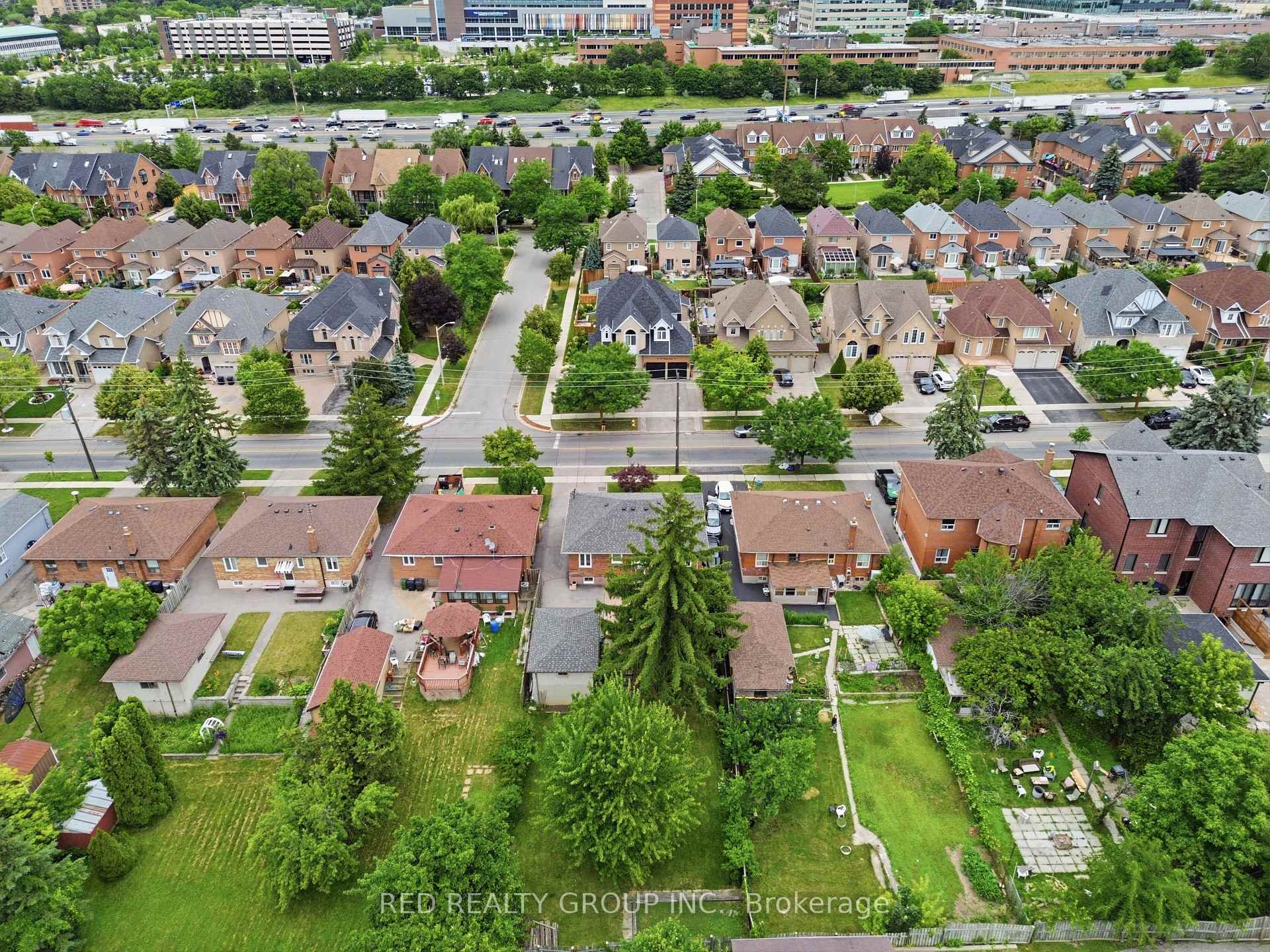 Photo 36 of 281 Falstaff Avenue, North York, Maple Leaf — HOMEH