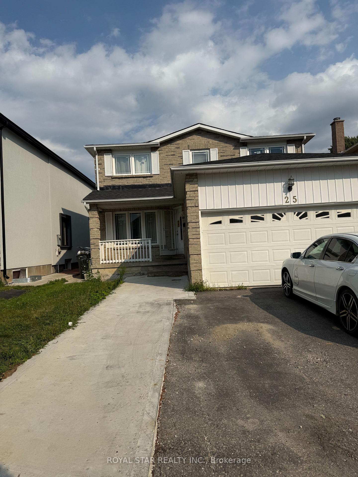 Photo 2 of Unit Main, 25 Clydesdale Circle, Brampton, Fletcher's Creek South — HOMEH